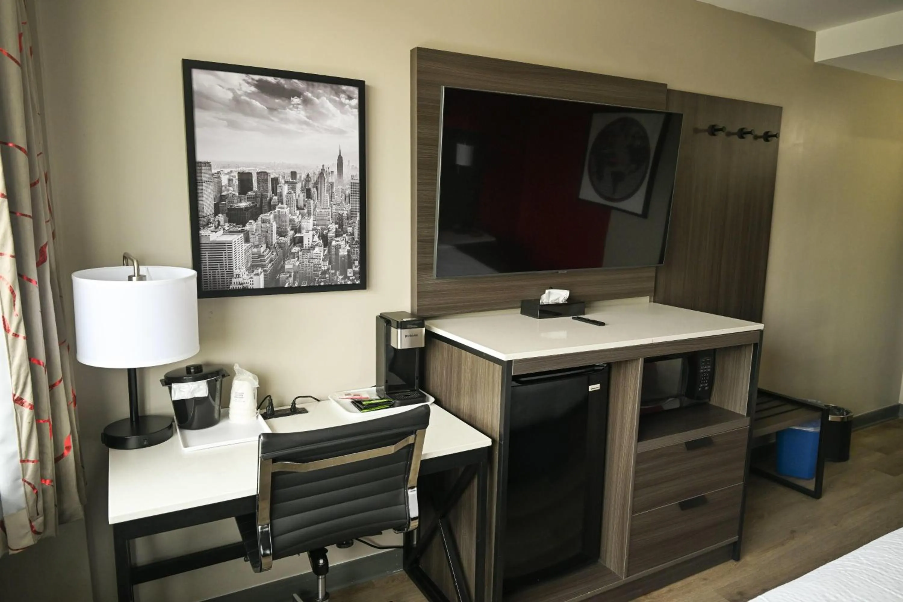 Photo of the whole room in Ramada by Wyndham North Bergen