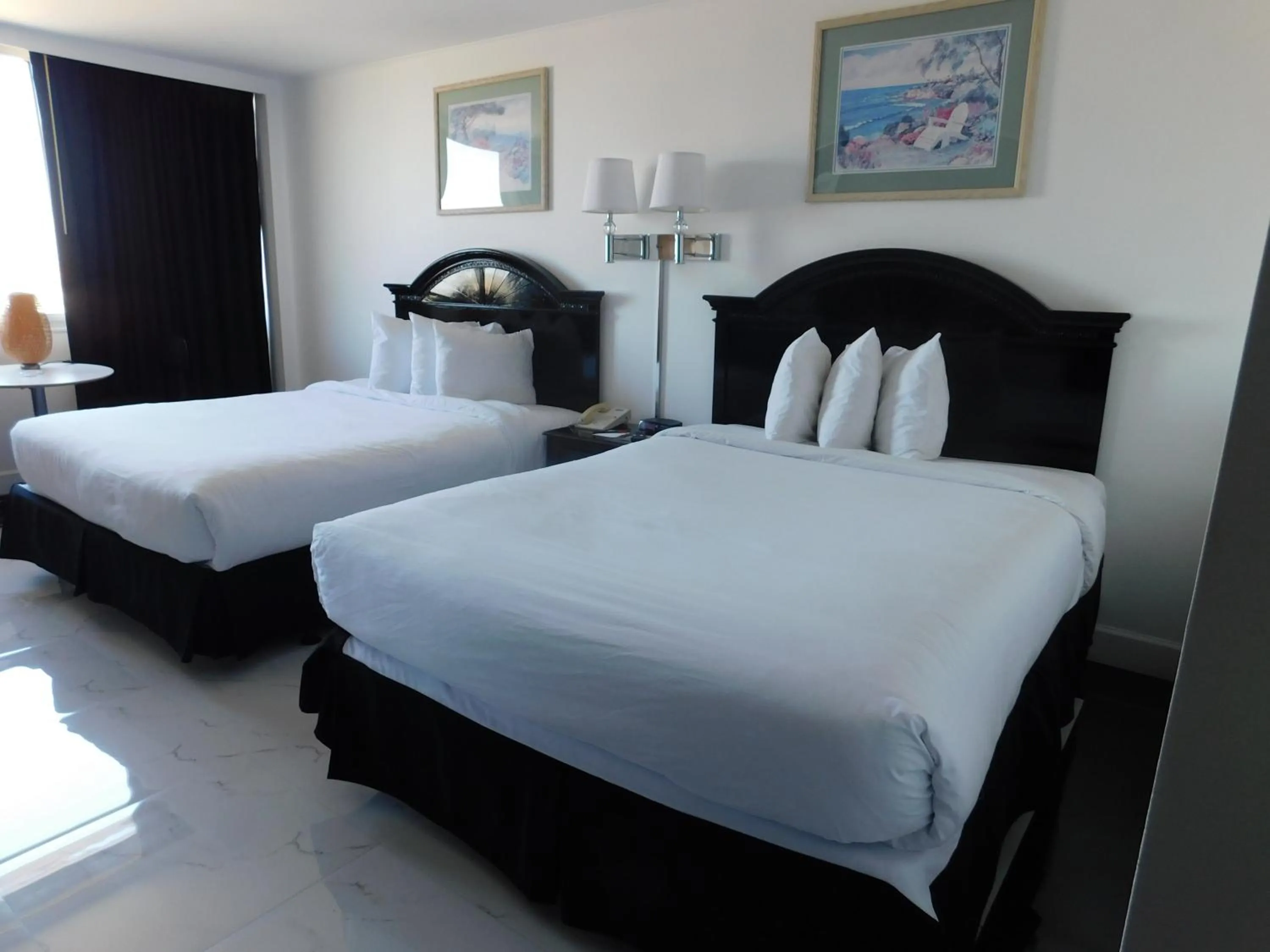 Photo of the whole room, Bed in Meadowlands View Hotel