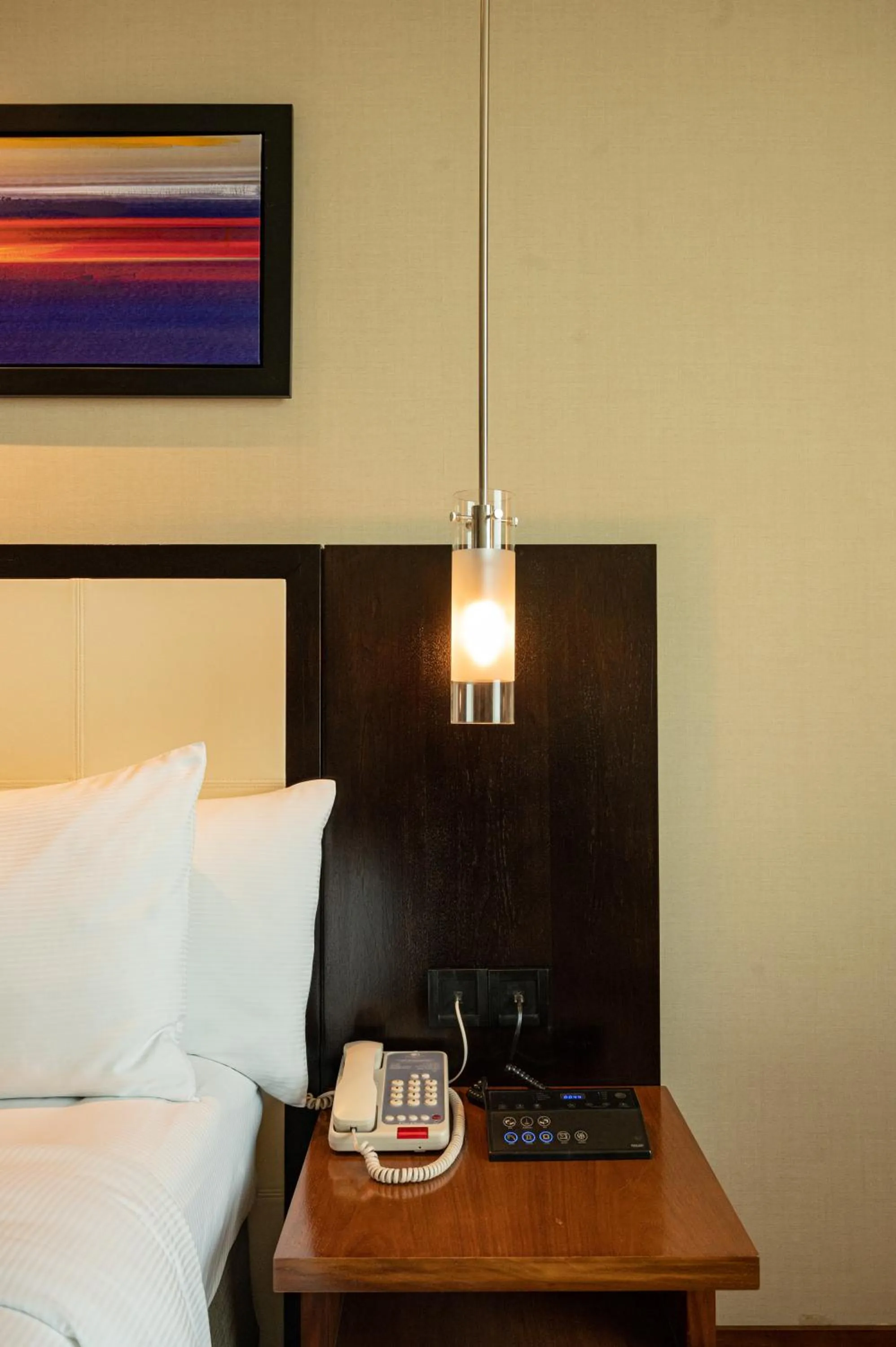 Bed in DoubleTree by Hilton-Pune Chinchwad