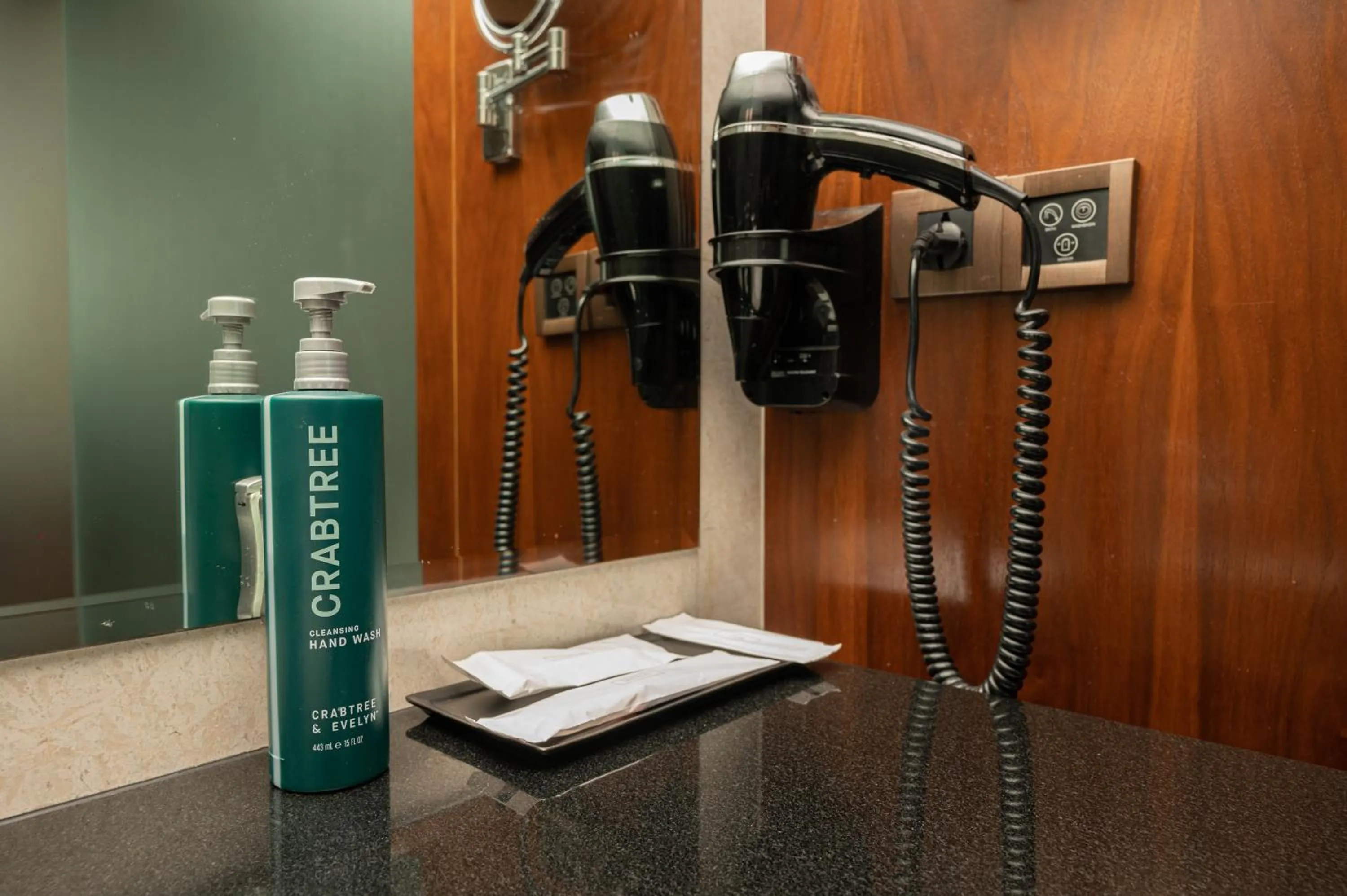 Shower in DoubleTree by Hilton-Pune Chinchwad