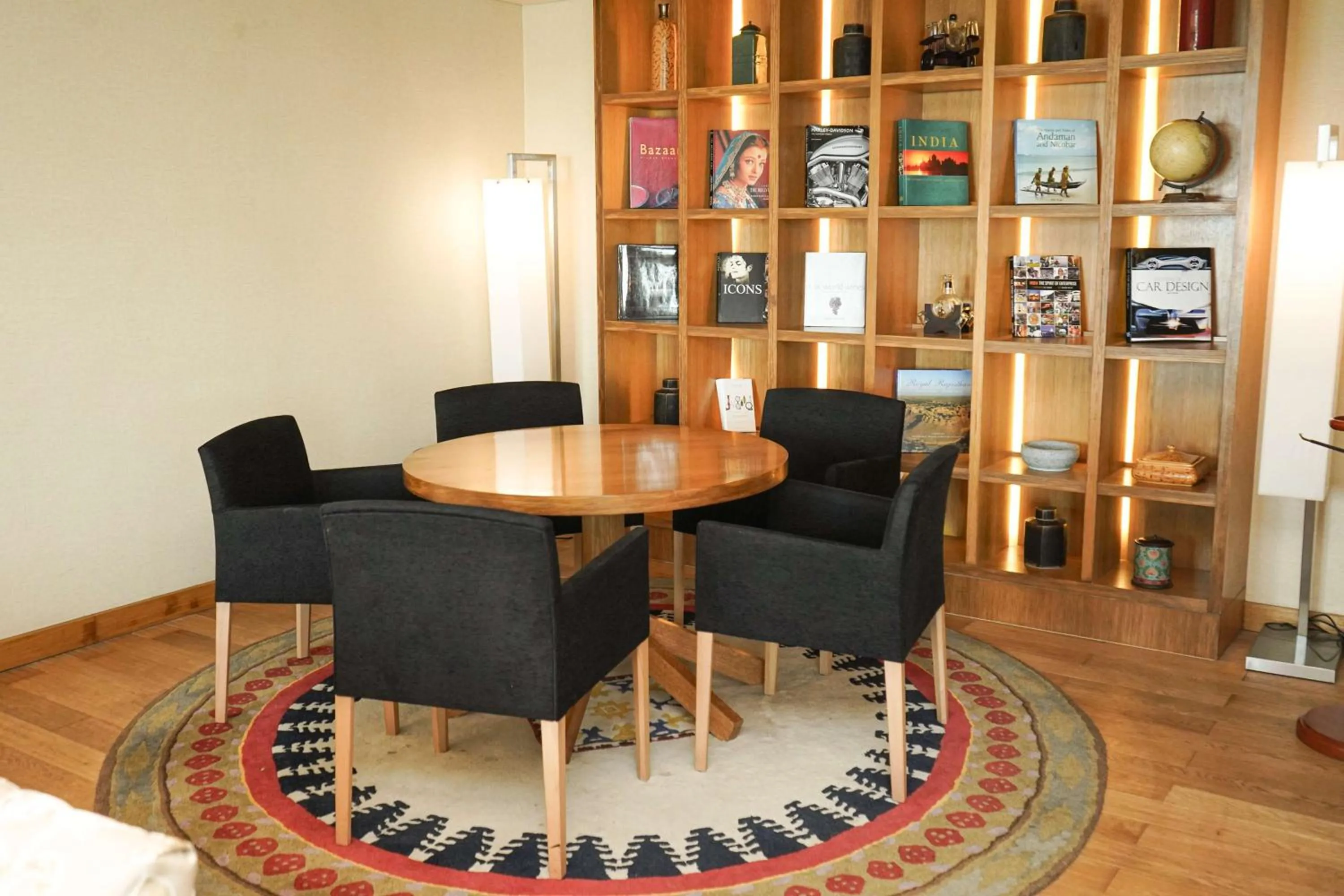 Living room in DoubleTree by Hilton-Pune Chinchwad