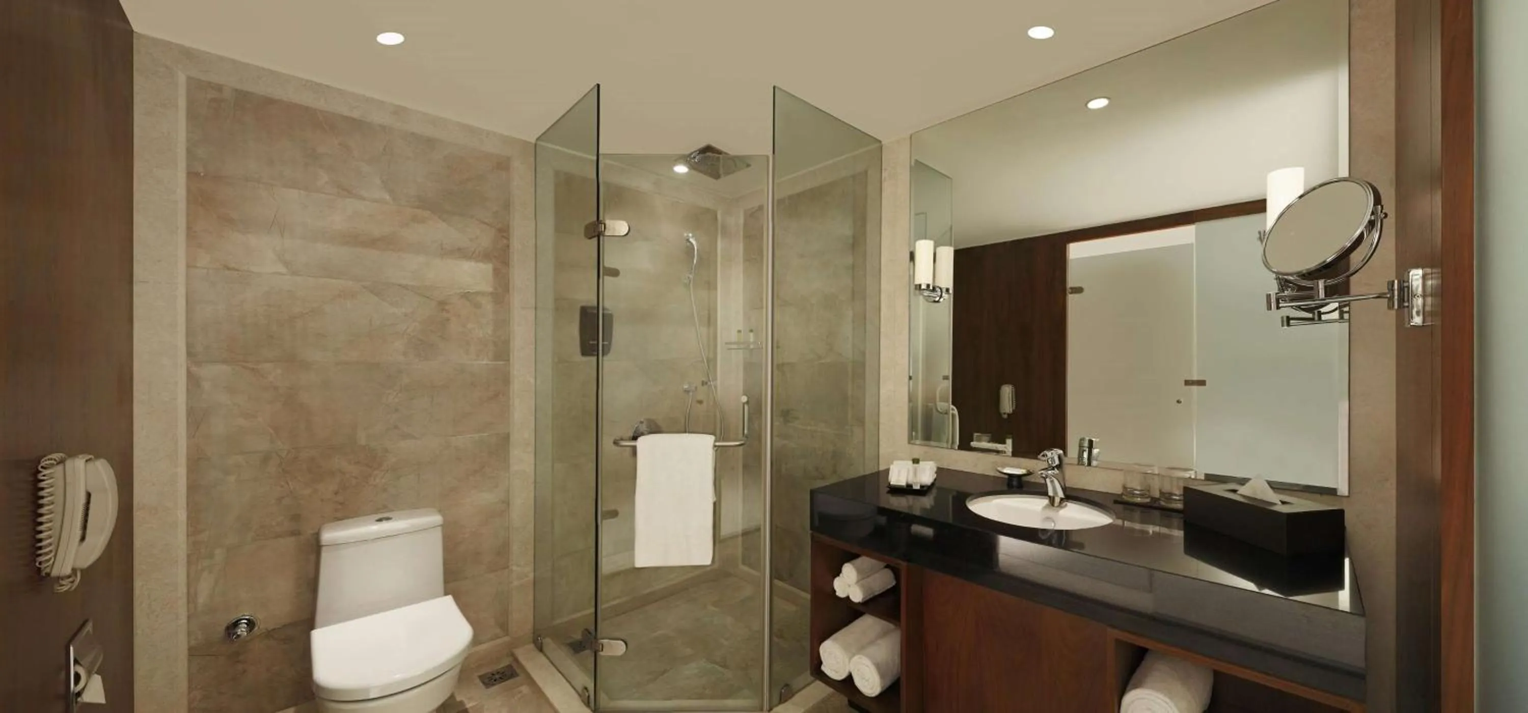 Bathroom in DoubleTree by Hilton-Pune Chinchwad