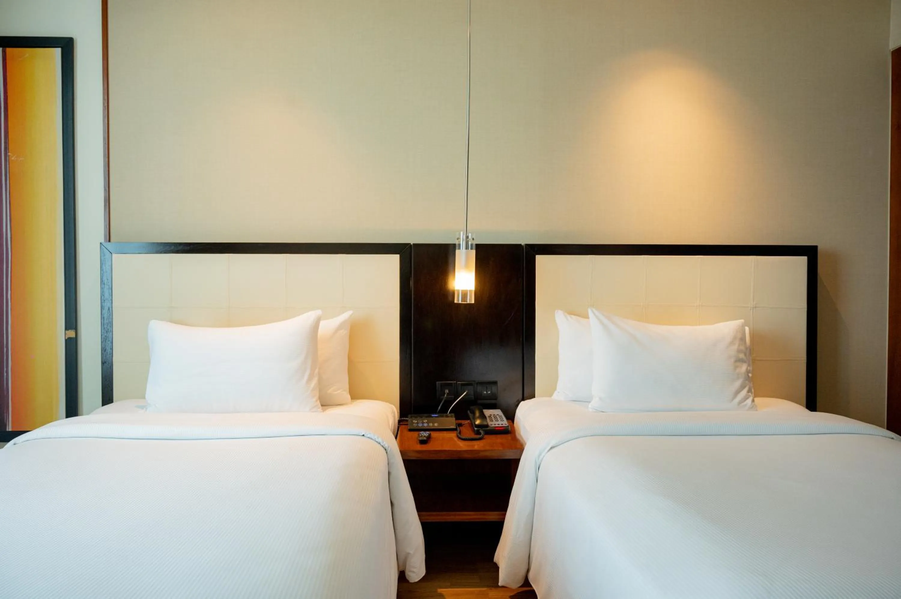 Photo of the whole room, Bed in DoubleTree by Hilton-Pune Chinchwad