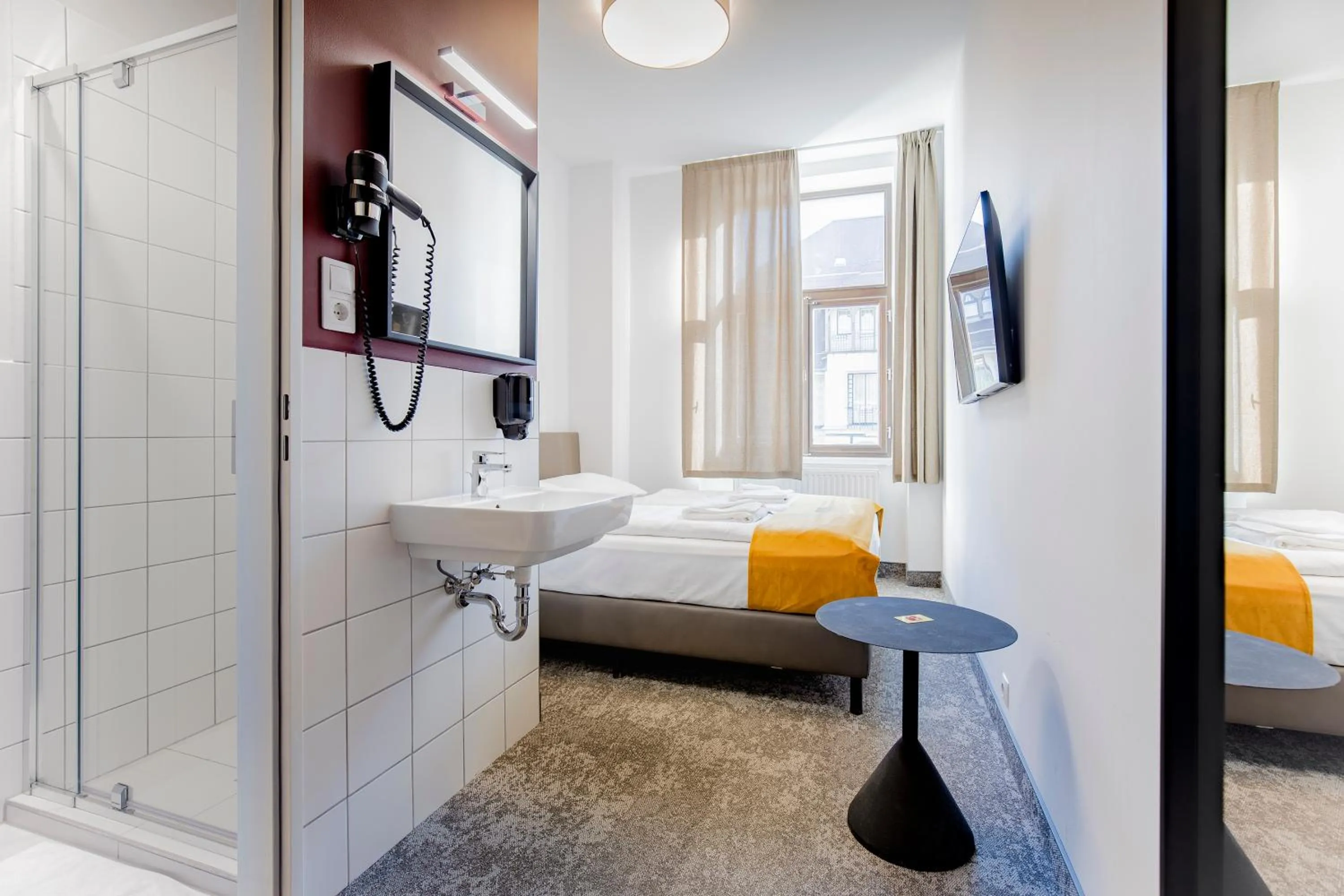 Bedroom, Bed in Maverick Athenaeum