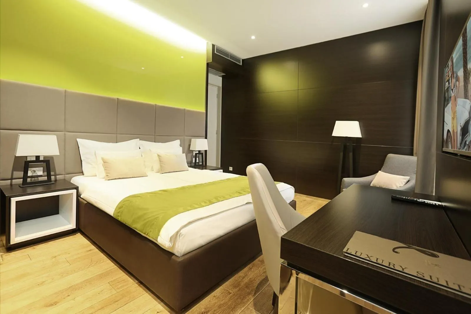 Bed in Maccani Black Luxury Suites