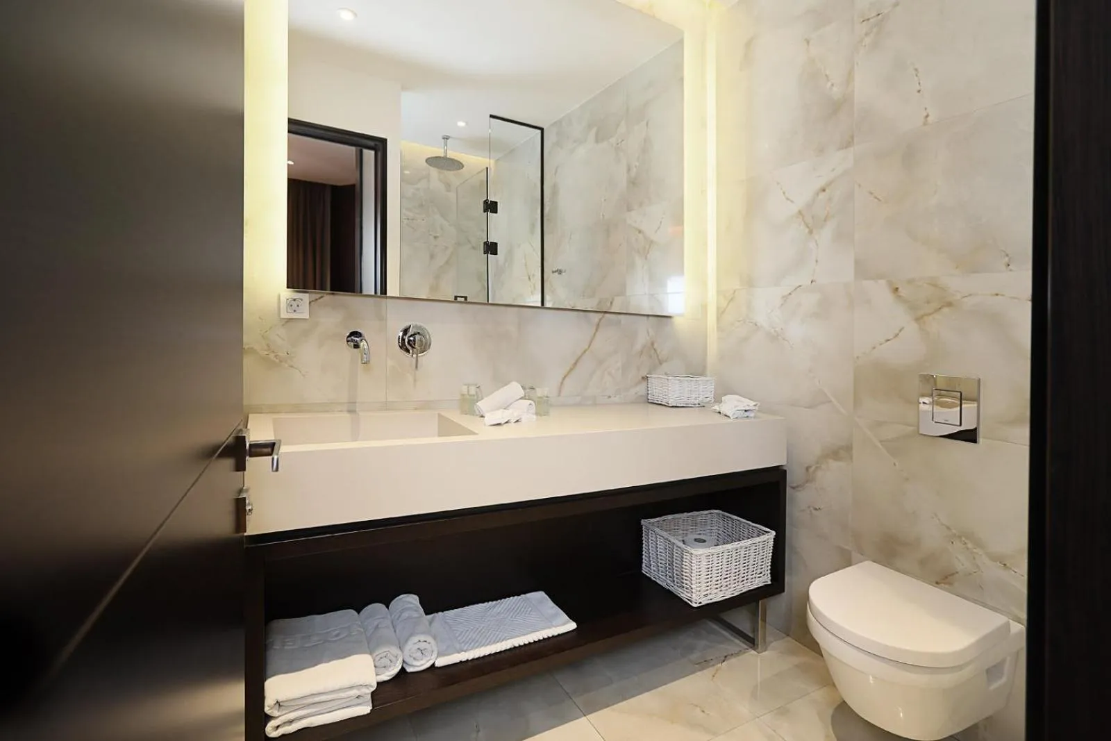 Bathroom in Maccani Black Luxury Suites