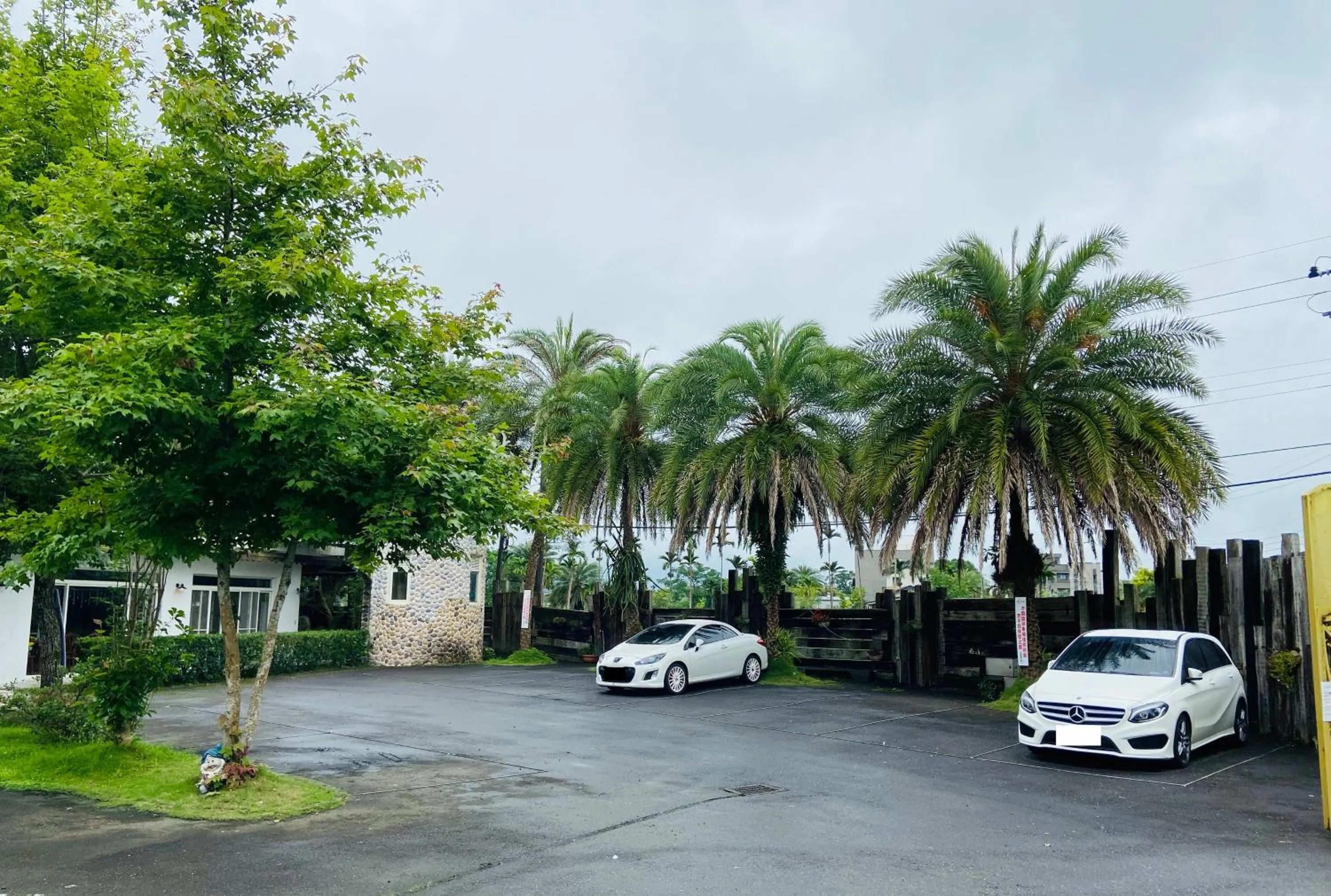 Parking in River Forest Leisure Farm
