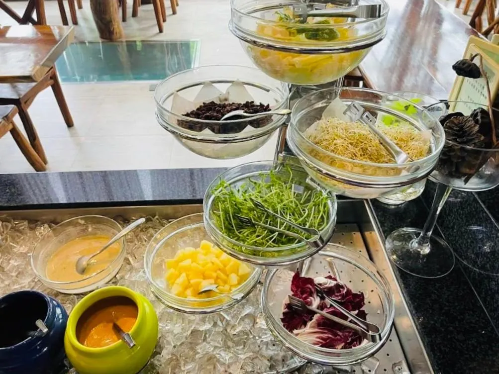 Breakfast in River Forest Leisure Farm