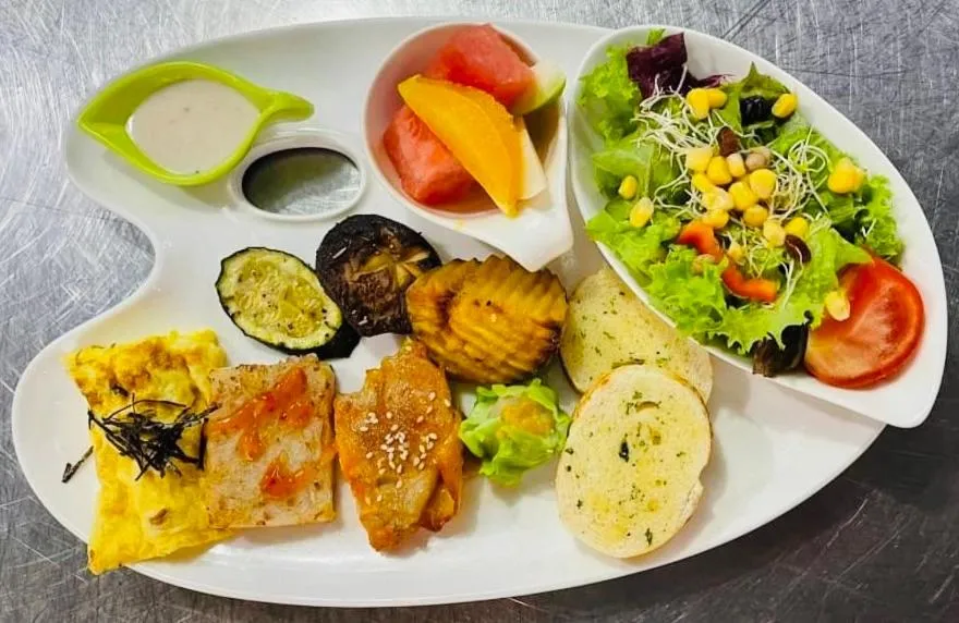 Breakfast in River Forest Leisure Farm