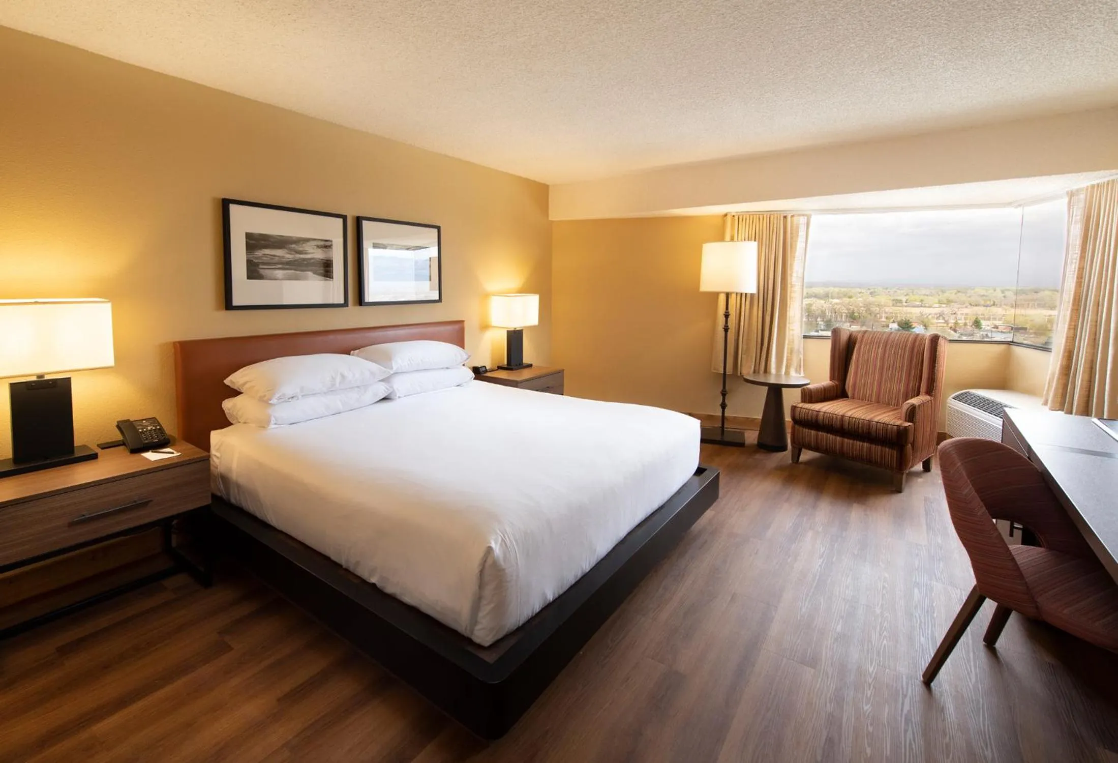 Photo of the whole room, Bed in Hotel Albuquerque At Old Town