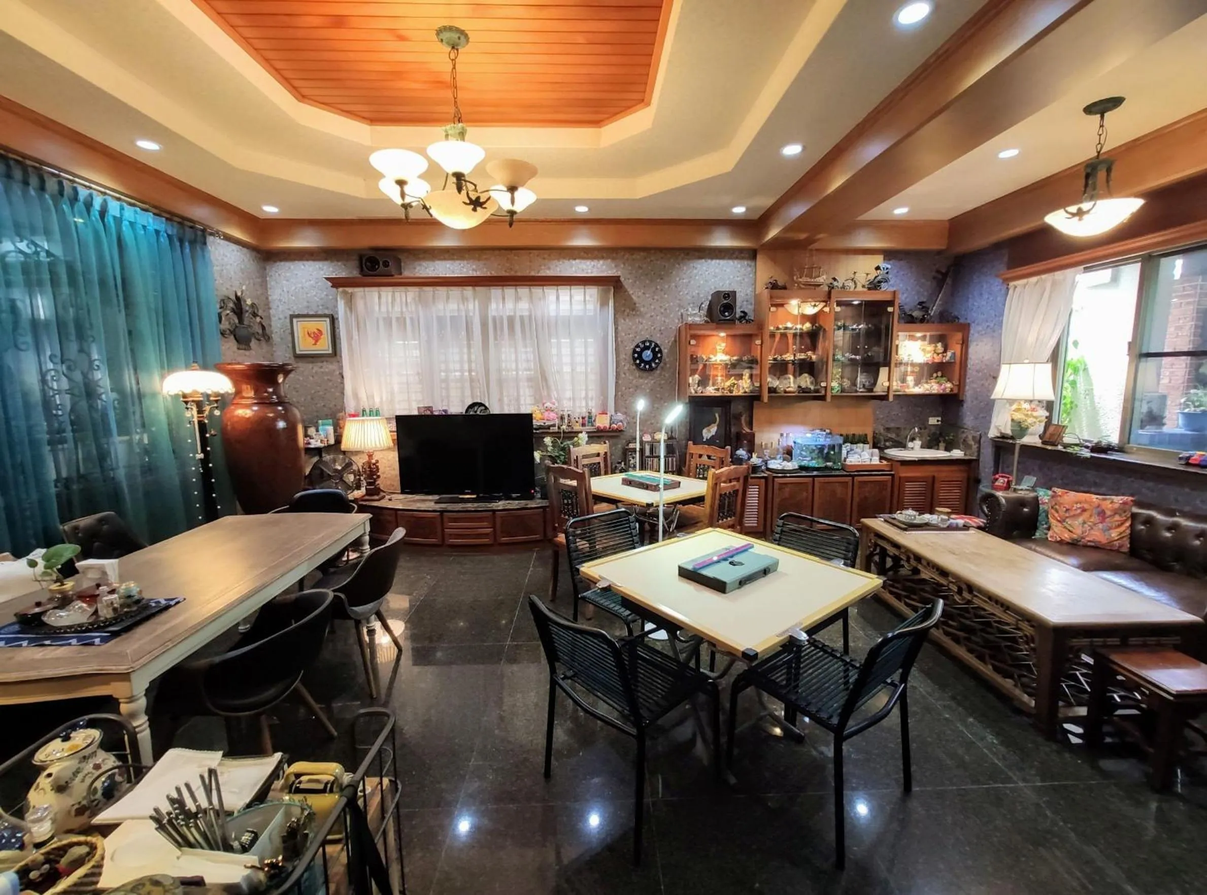 Communal lounge/ TV room in The Dew B&B 晨露庄 民宿