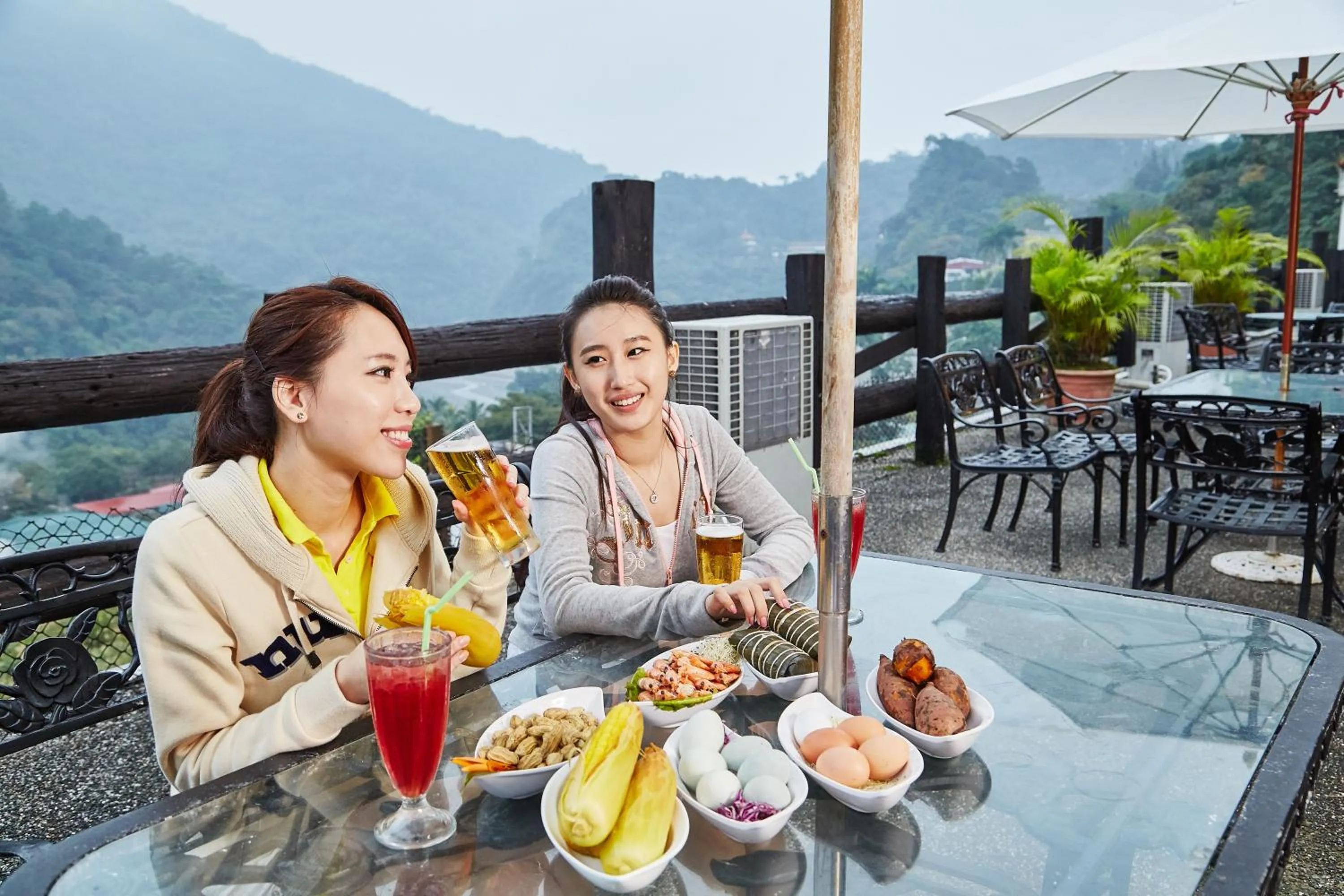 Restaurant/places to eat in Rainbow Resort Hotel