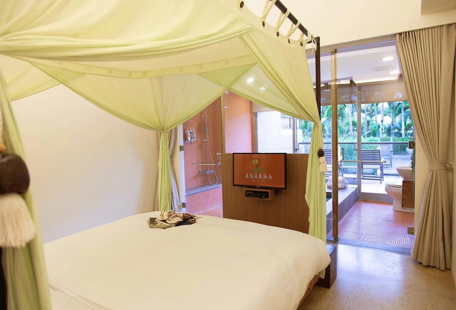 Bed in Luminous Hot Spring Resort & SPA