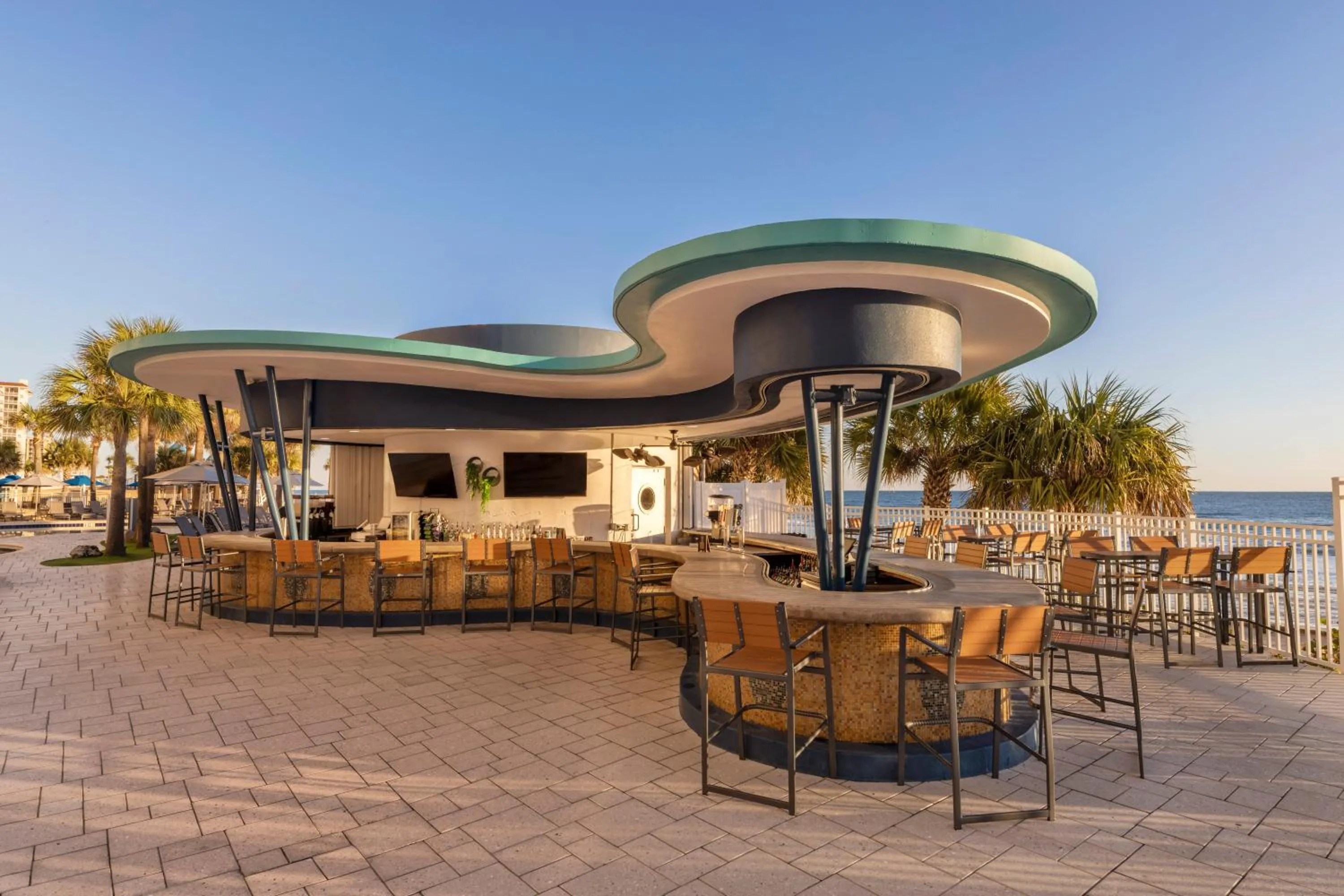 Lounge or bar in Ocean Walk Resort