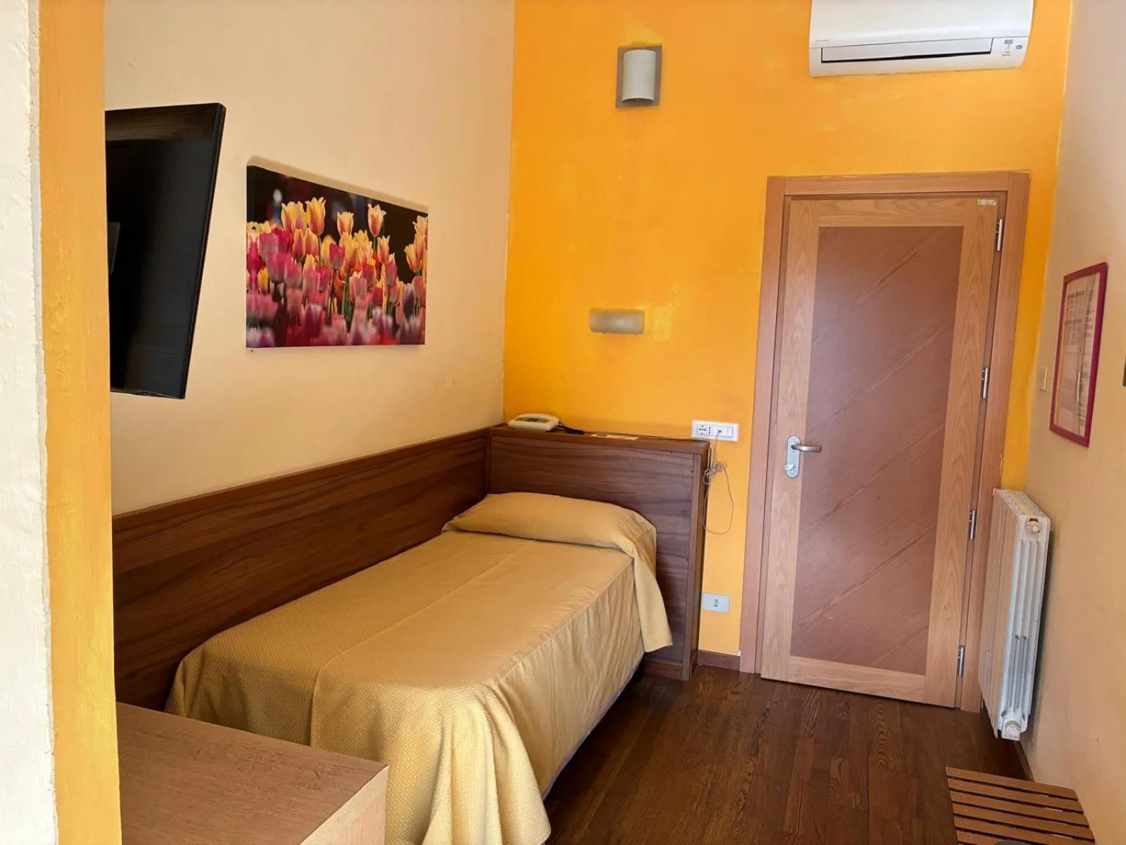 Bed in Hotel Annunziata