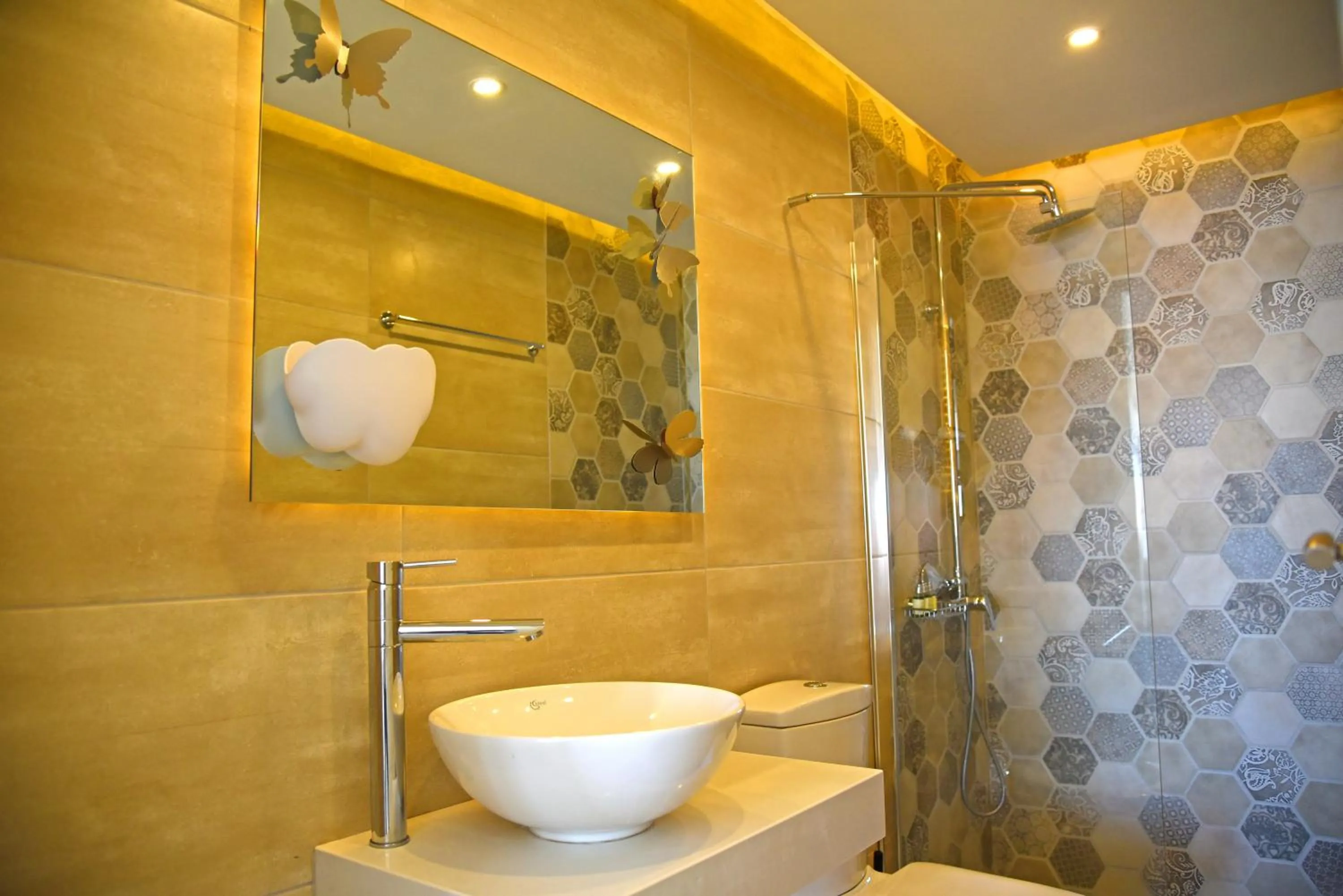 Shower in Castello Apartments