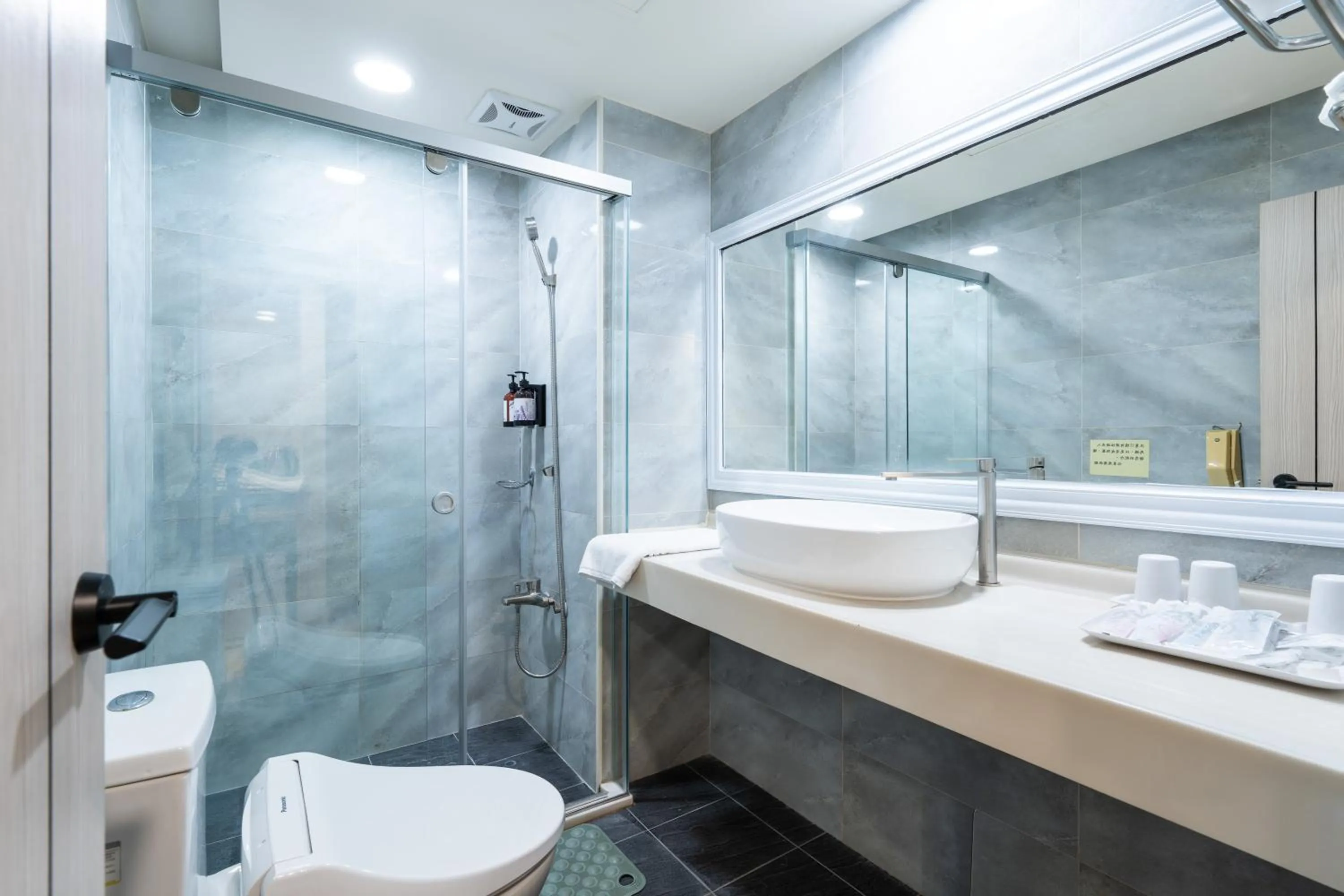 Bathroom in Etung Hotel