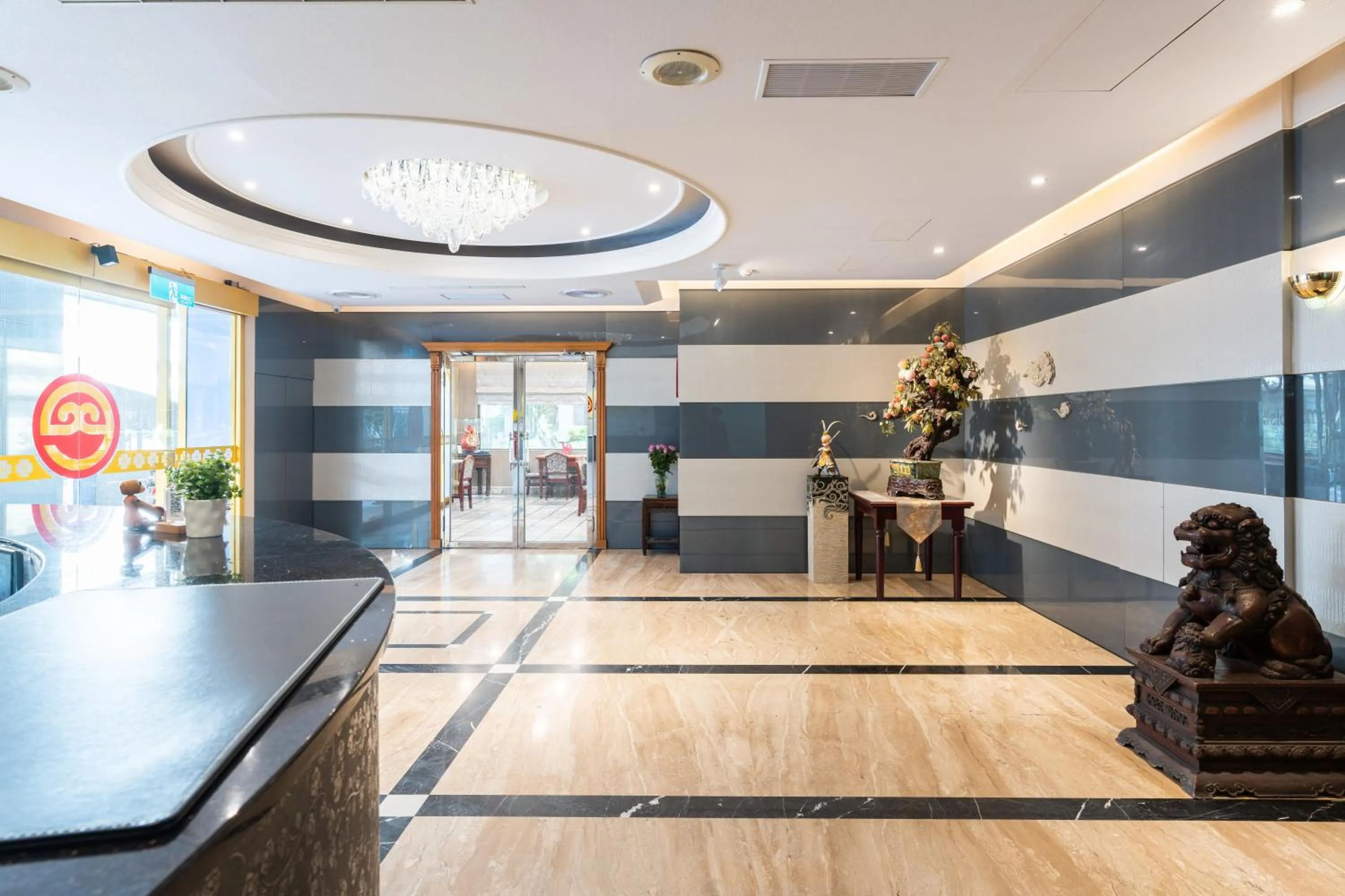 Lobby or reception in Etung Hotel