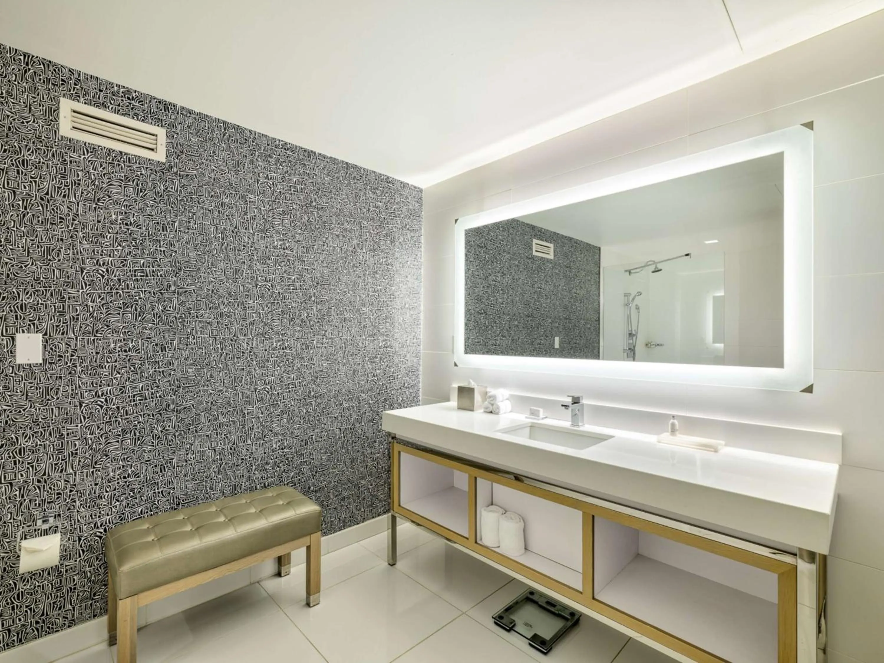 Bathroom in The Royal Sonesta Minneapolis Downtown