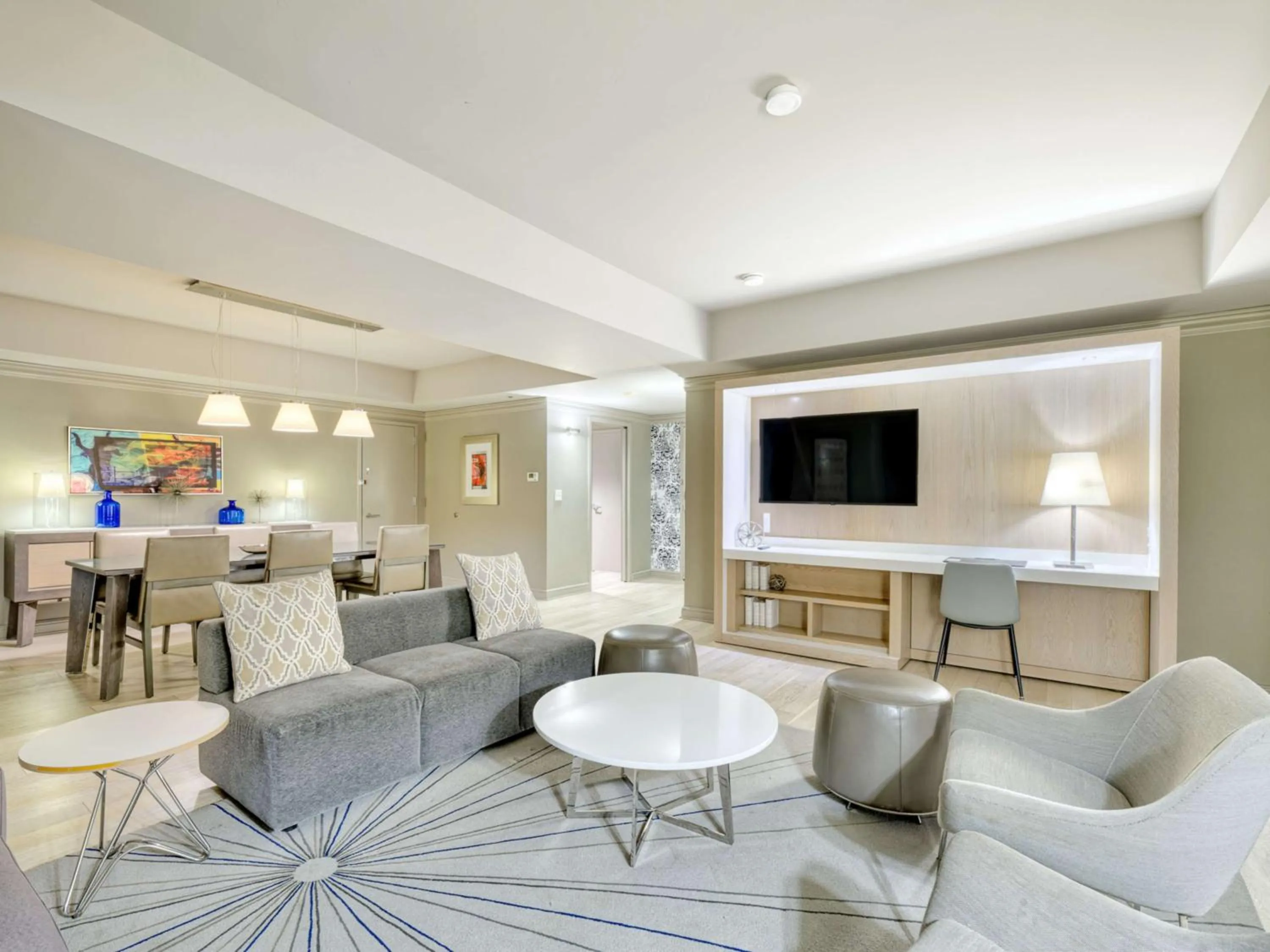 Photo of the whole room in The Royal Sonesta Minneapolis Downtown