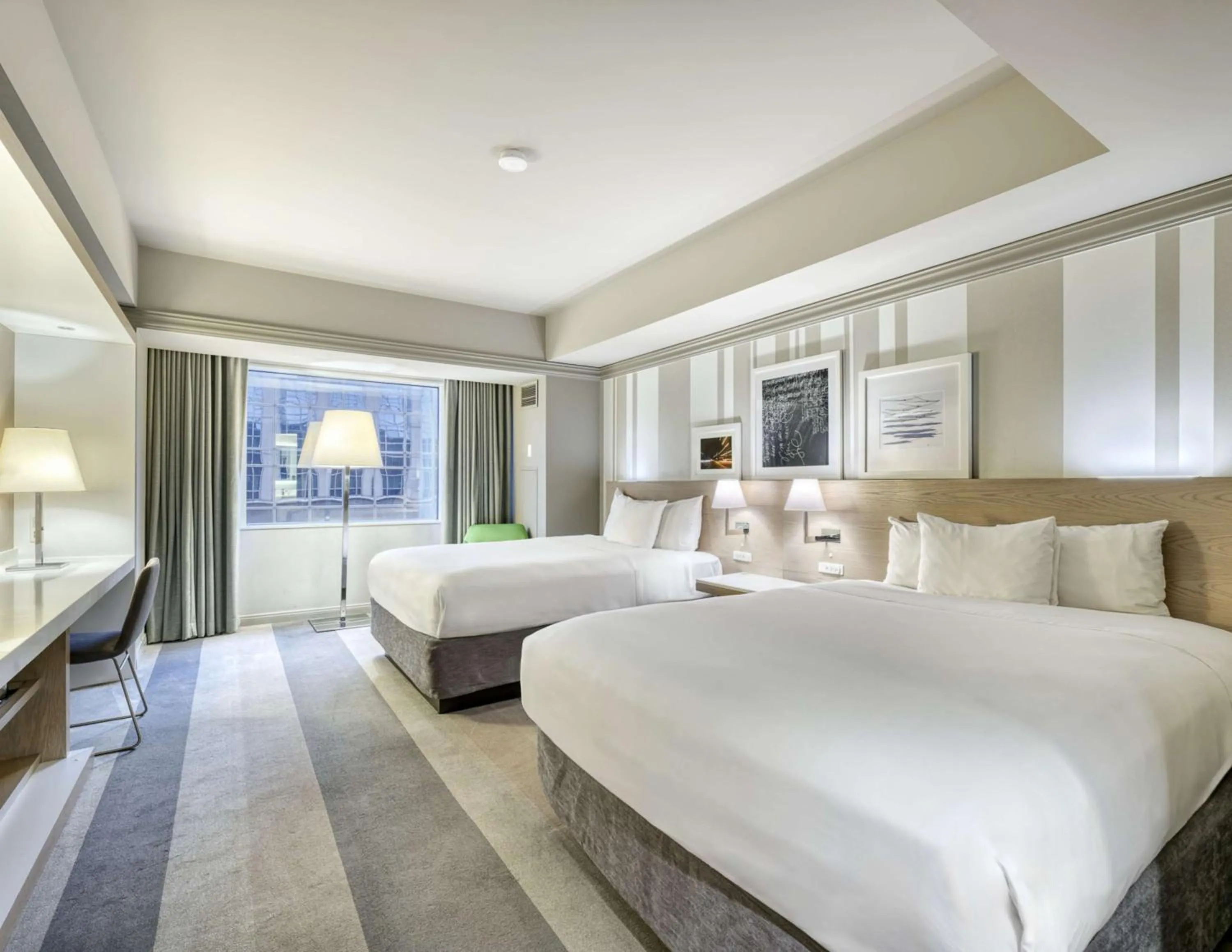 Bedroom, Bed in The Royal Sonesta Minneapolis Downtown