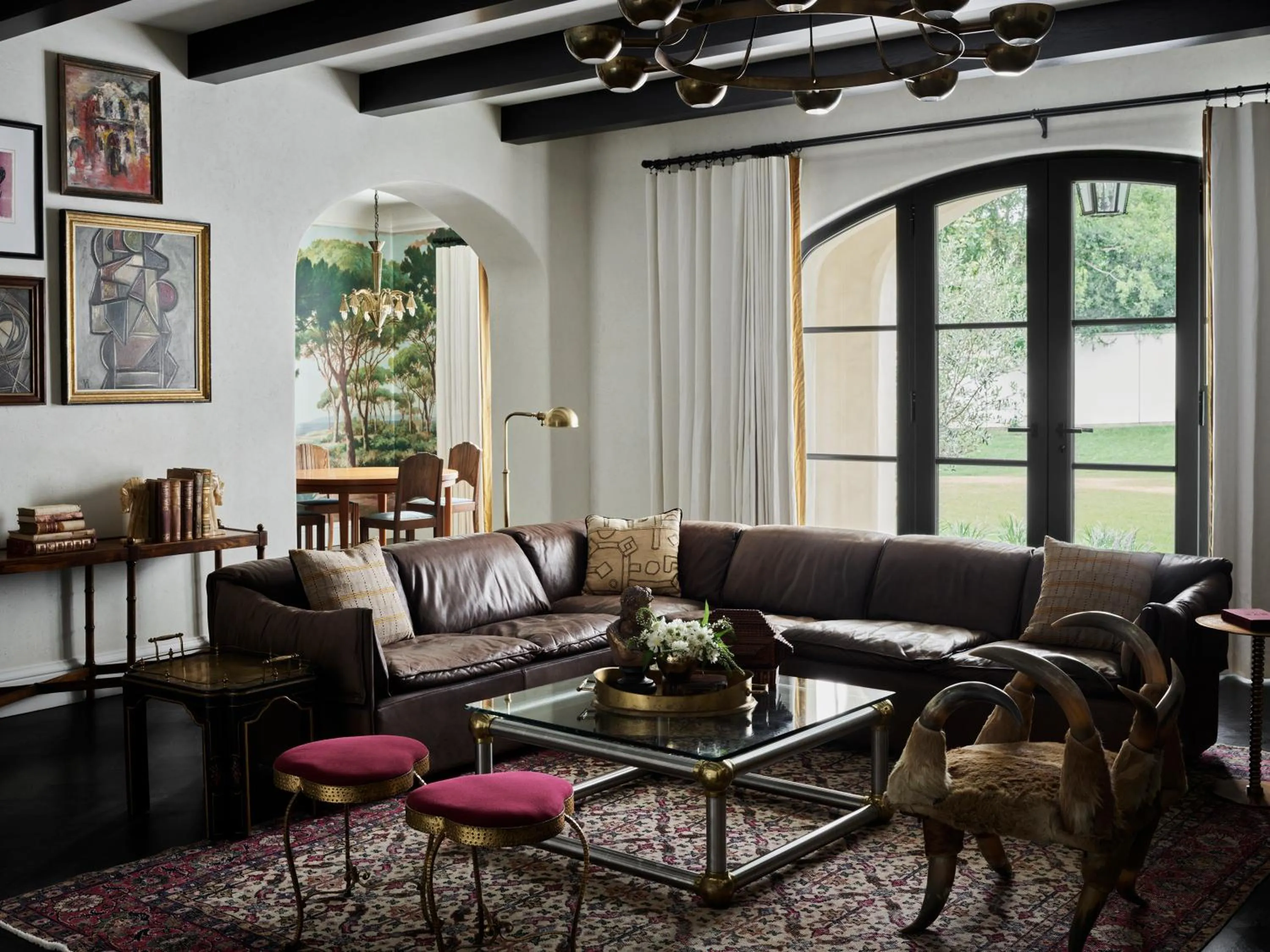 Living room in Commodore Perry Estate, Auberge Collection