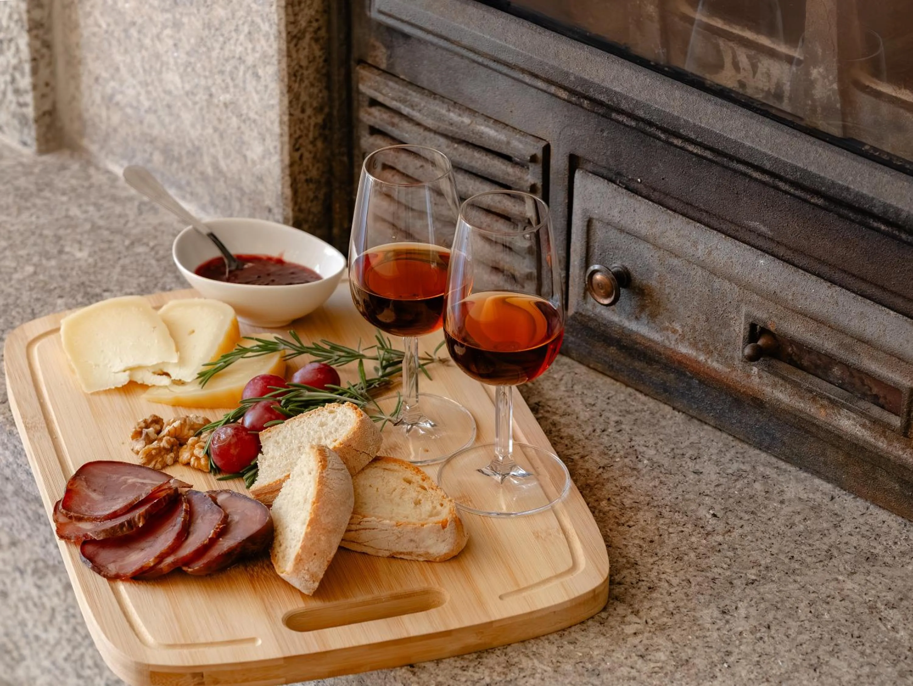 Food and drinks in Forrester Essence Douro Hotel - by Unlock Hotels