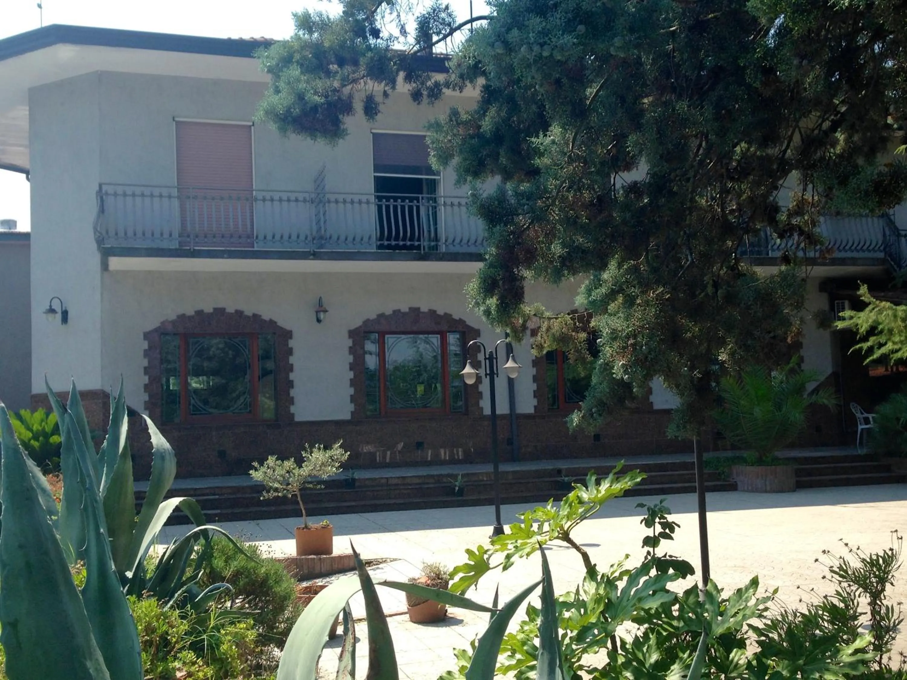 Property Building in Hotel Del Lago