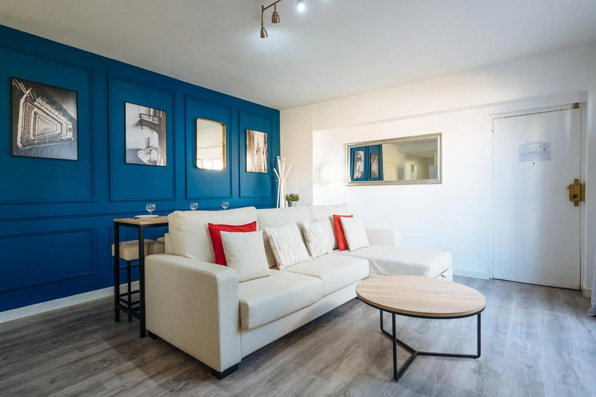 Living room in The Zentral Suites & Apartments