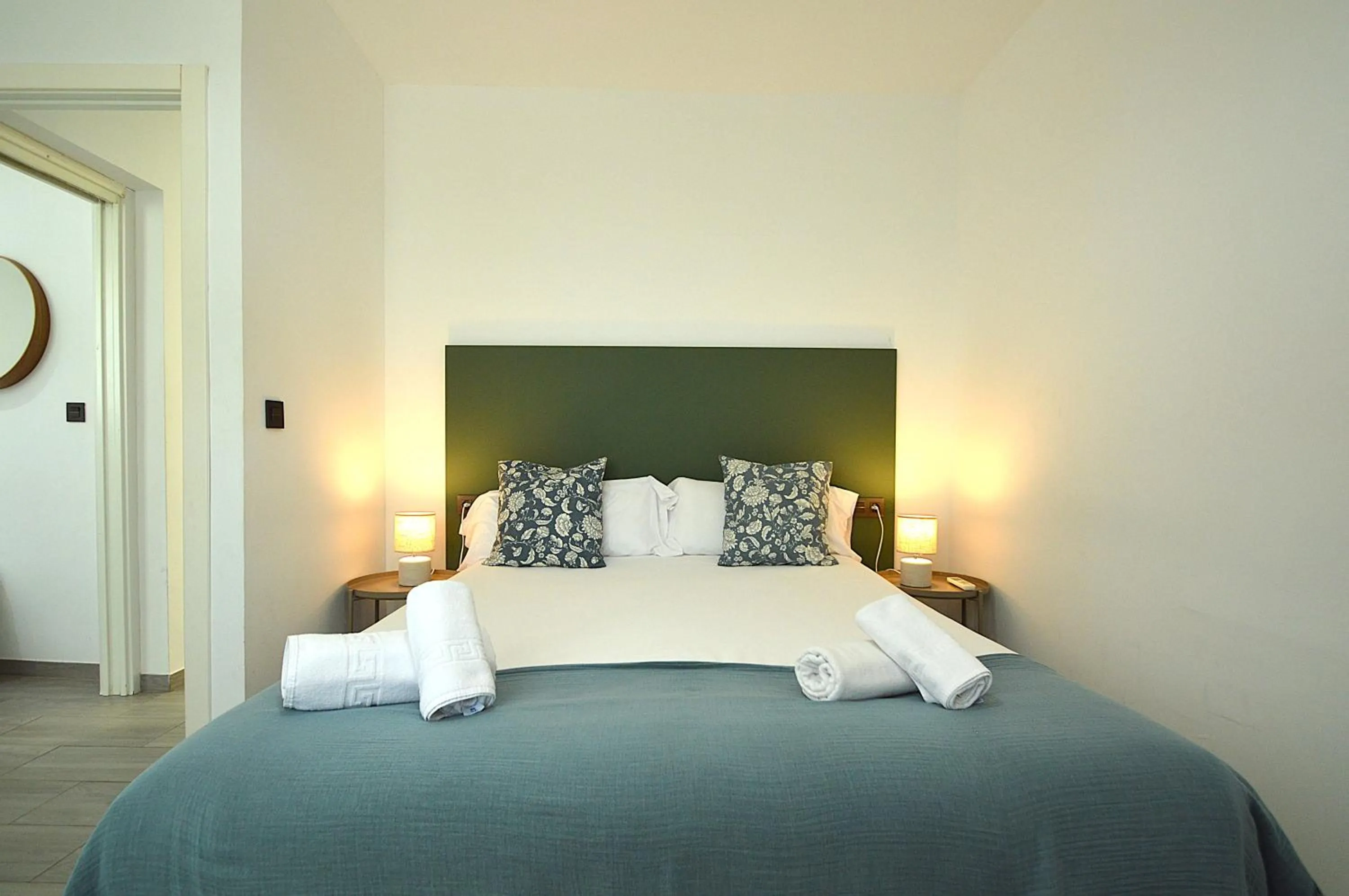 Photo of the whole room, Bed in The Zentral Suites & Apartments