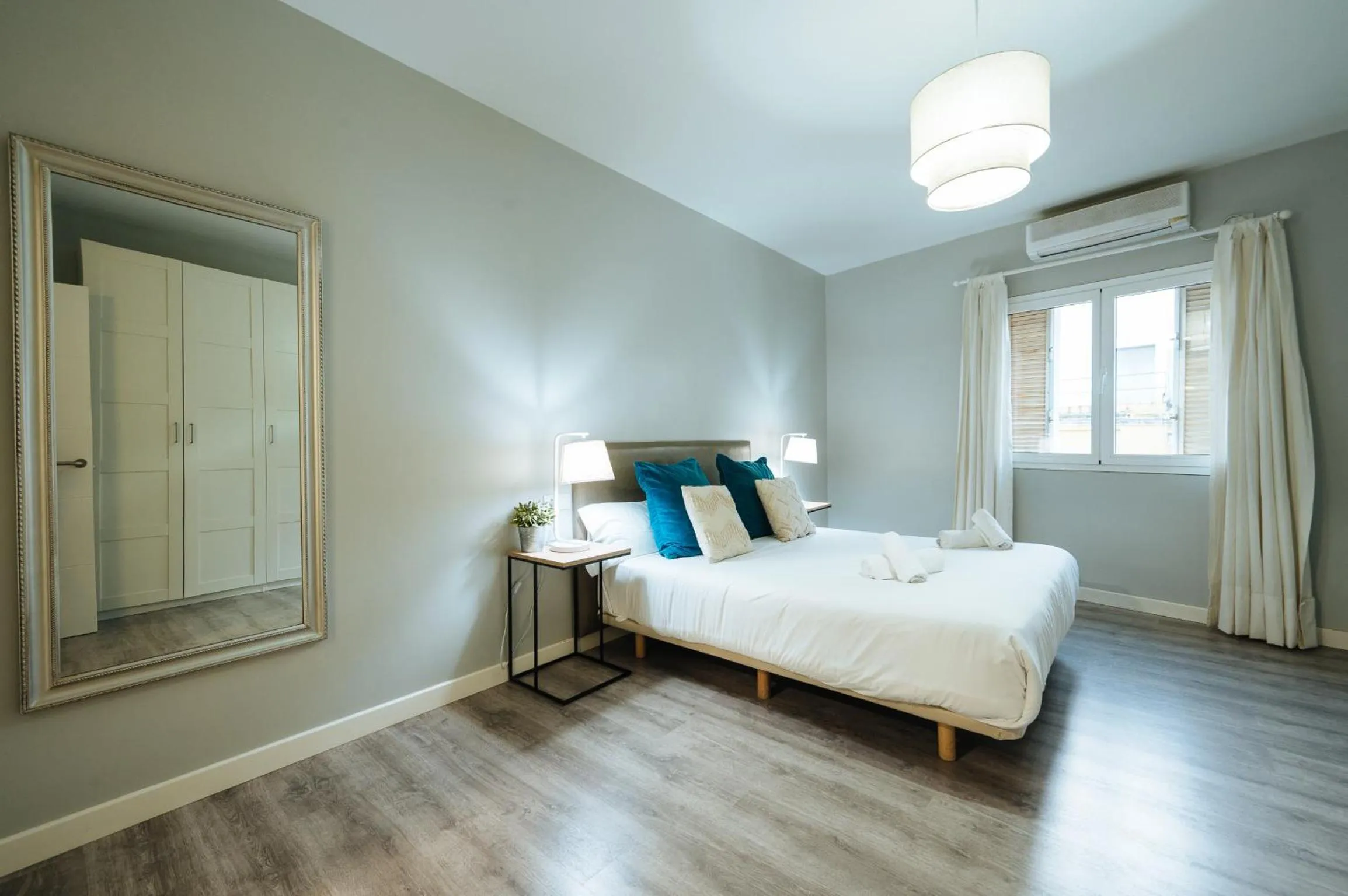 Photo of the whole room, Bed in The Zentral Suites & Apartments