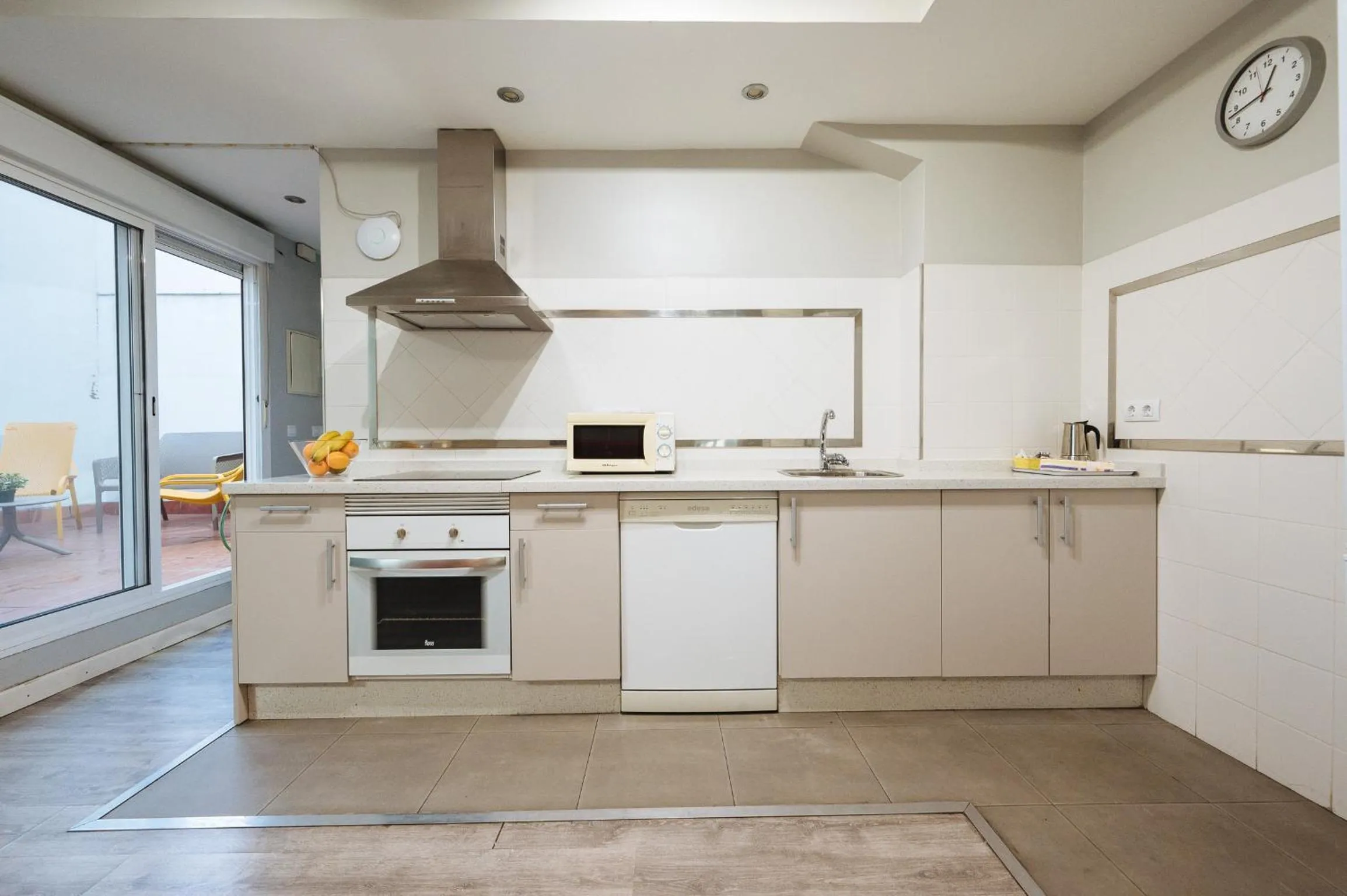 Kitchen or kitchenette in The Zentral Suites & Apartments