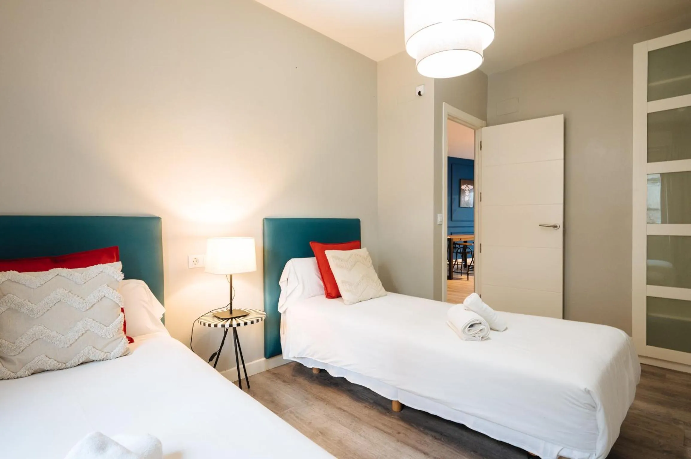 Bed in The Zentral Suites & Apartments