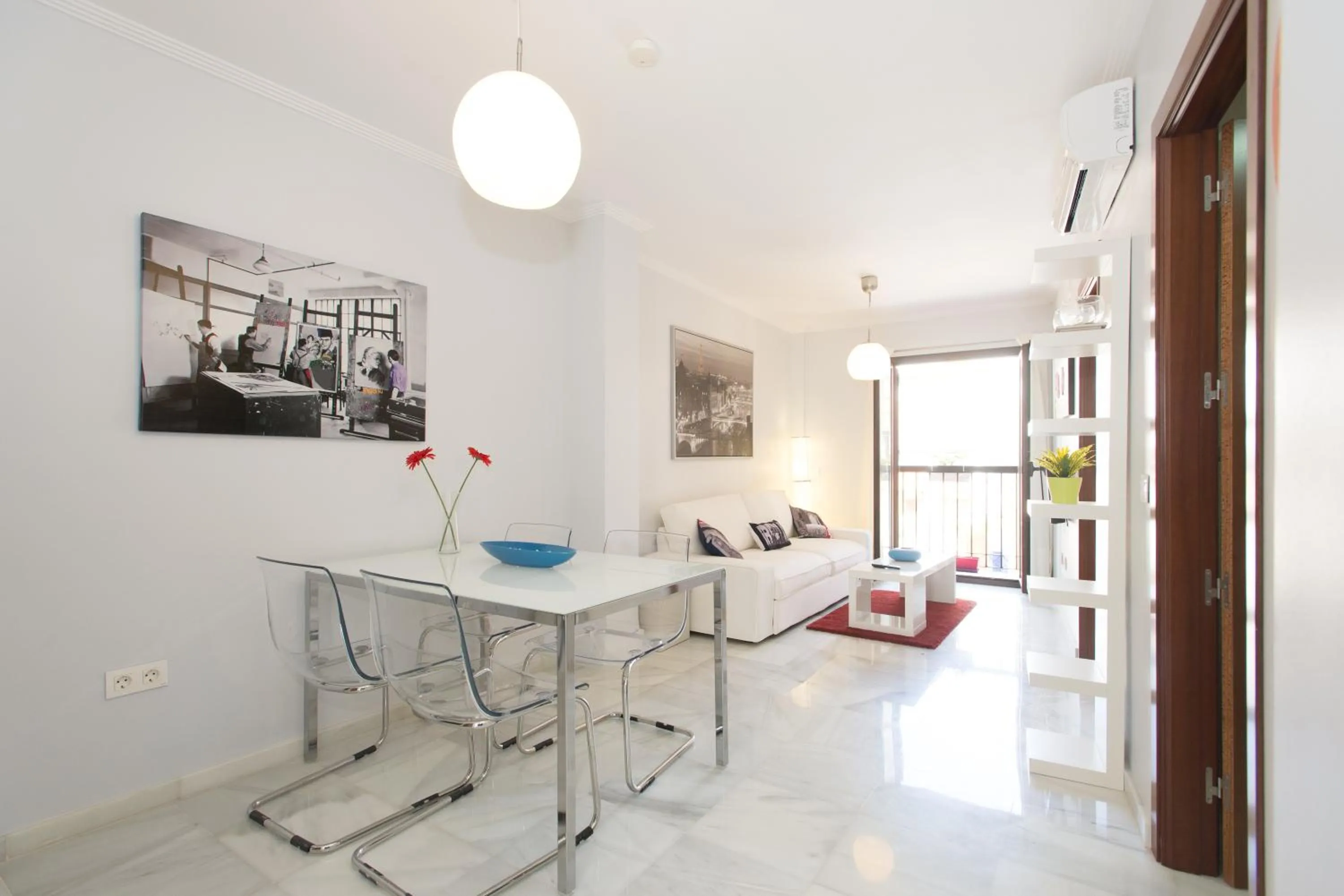 Dining area in The Zentral Suites & Apartments