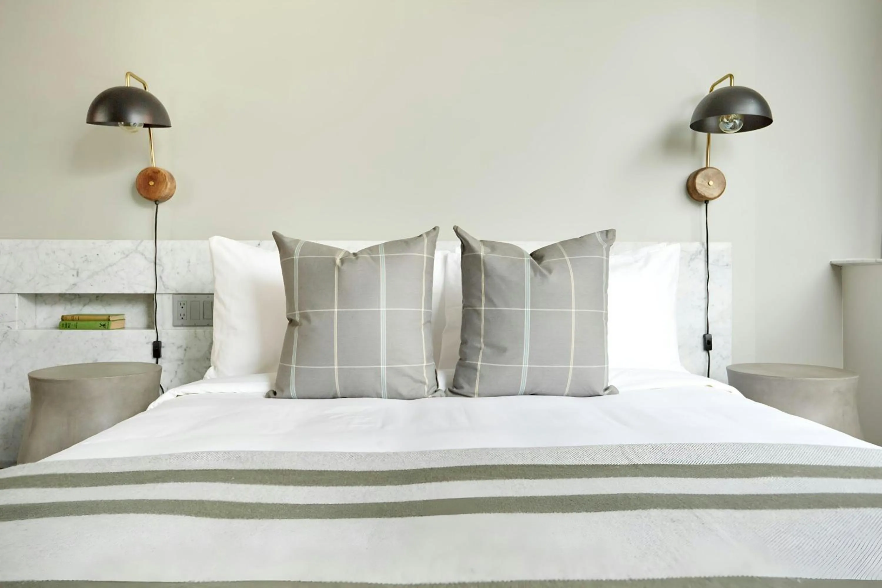 Bedroom, Bed in The Slate Hotel Downtown, Sonder by Marriott Bonvoy