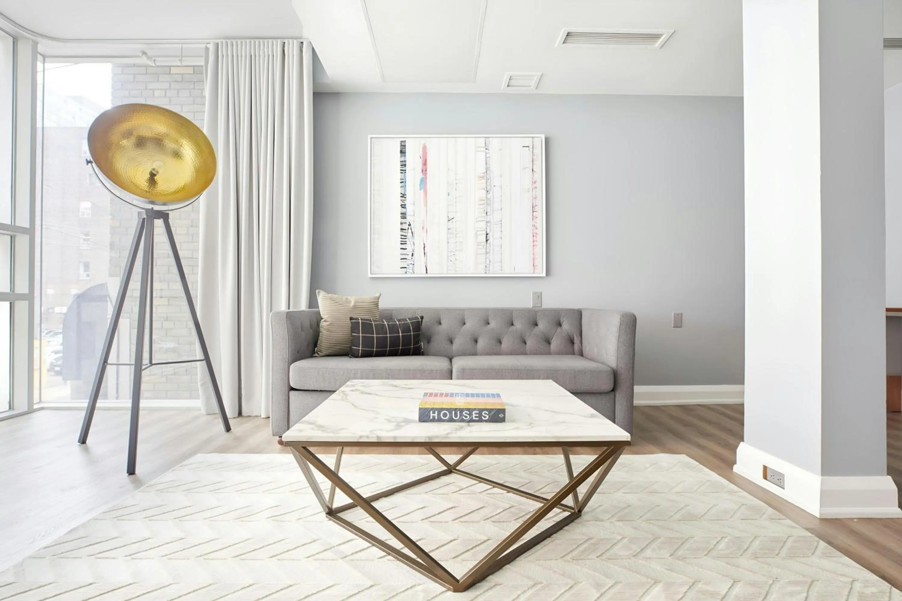 Living room in The Slate Hotel Downtown, Sonder by Marriott Bonvoy