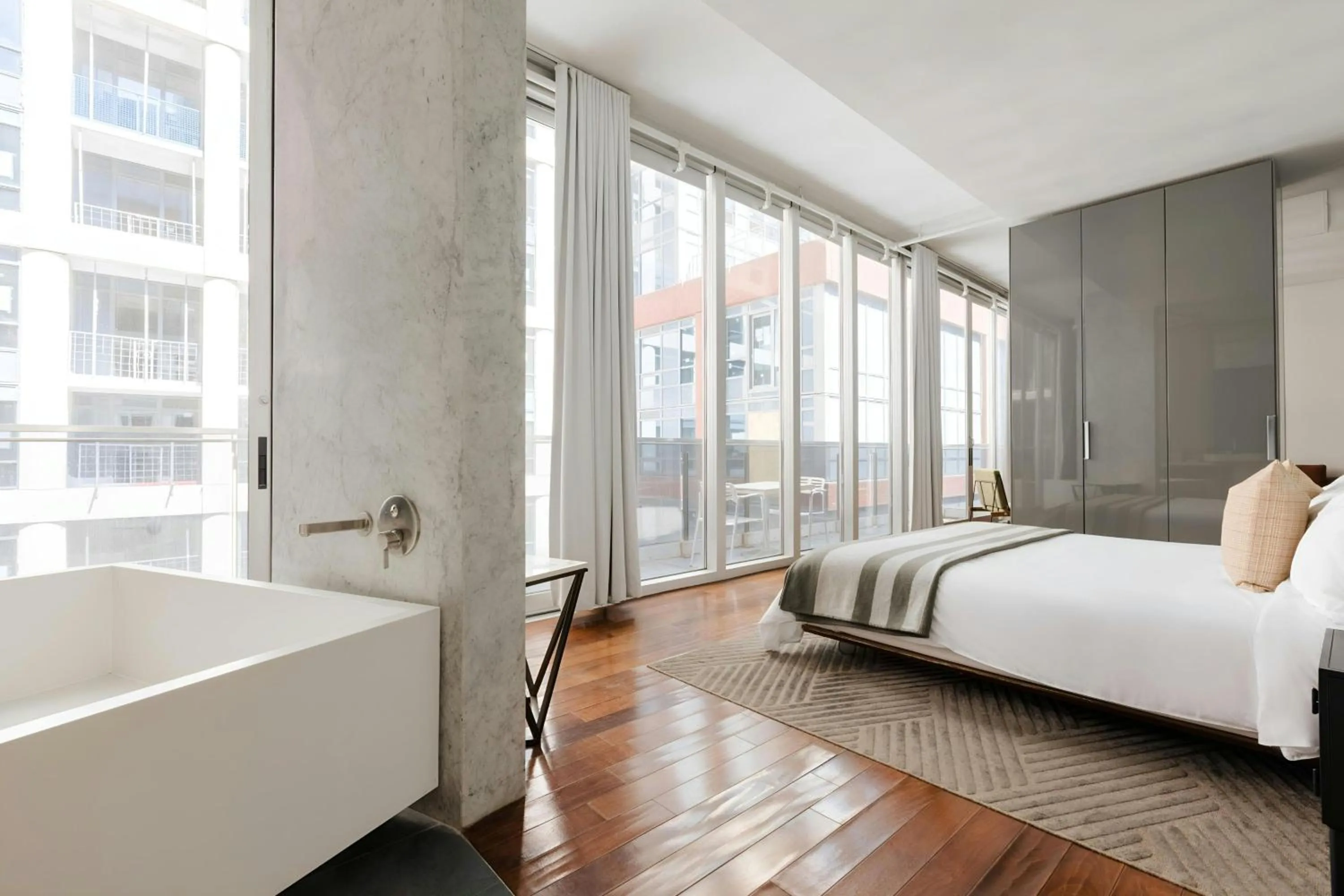 Bedroom, Bed in The Slate Hotel Downtown, Sonder by Marriott Bonvoy