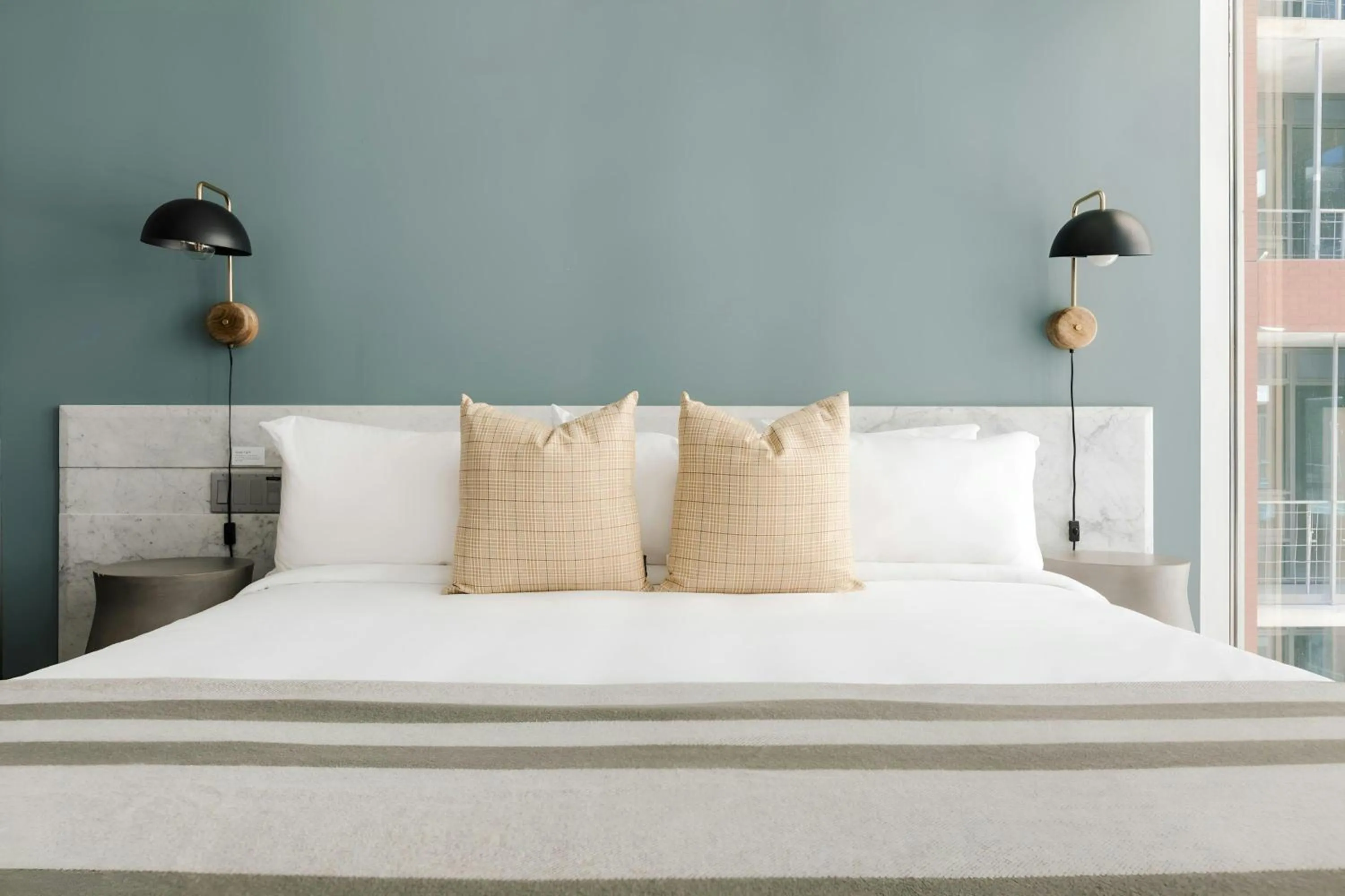 Bedroom, Bed in The Slate Hotel Downtown, Sonder by Marriott Bonvoy