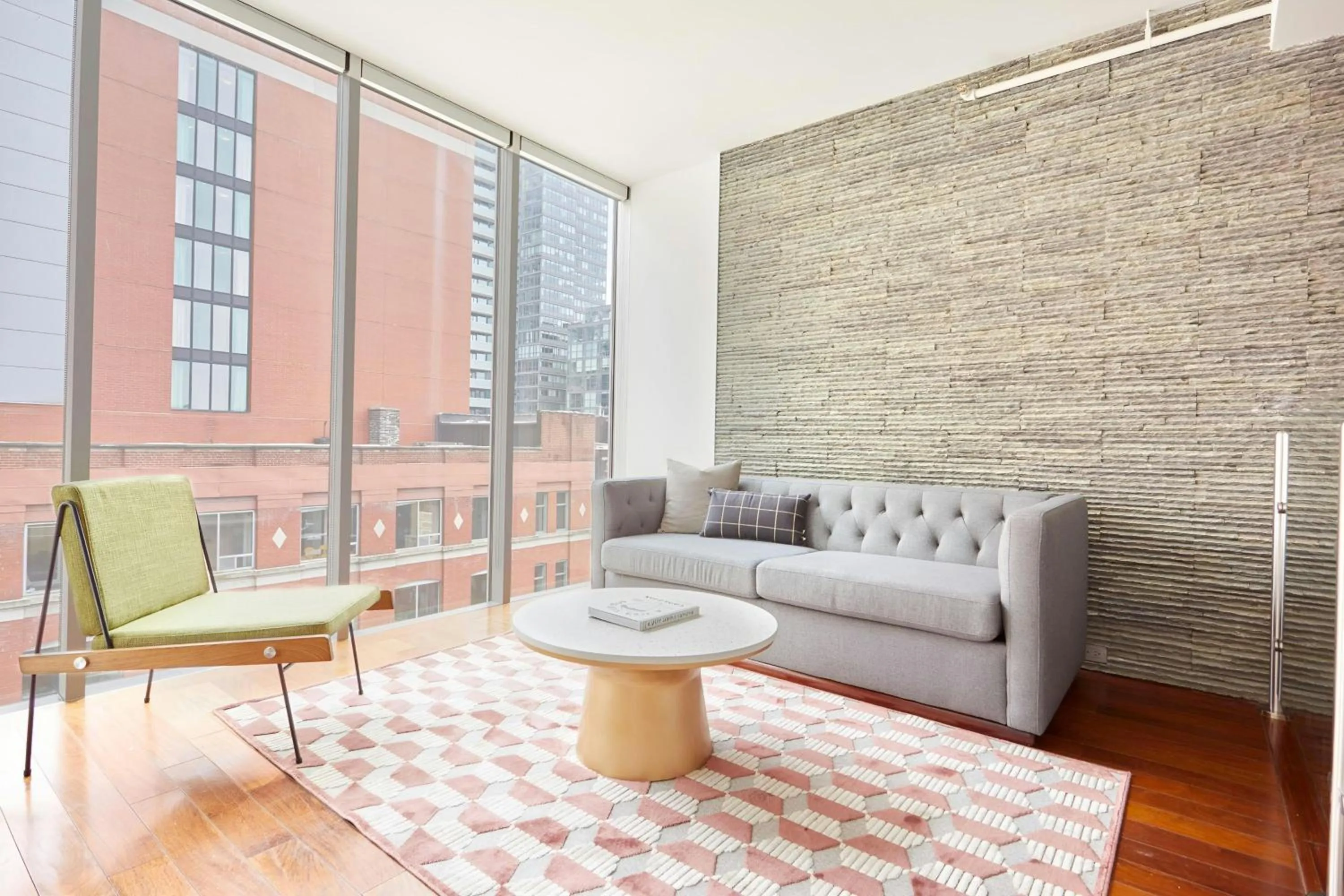 Living room in The Slate Hotel Downtown, Sonder by Marriott Bonvoy