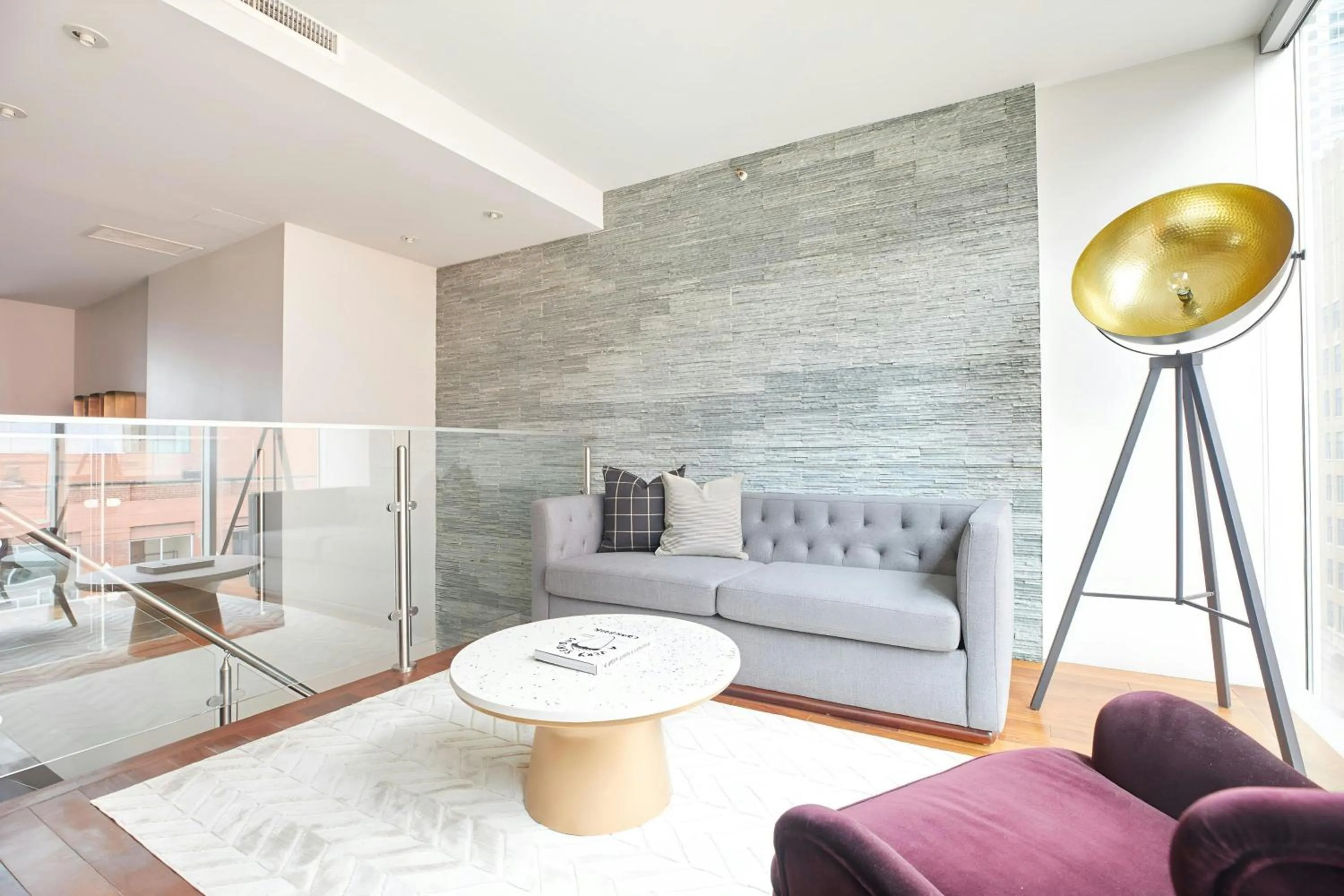 Living room in The Slate Hotel Downtown, Sonder by Marriott Bonvoy