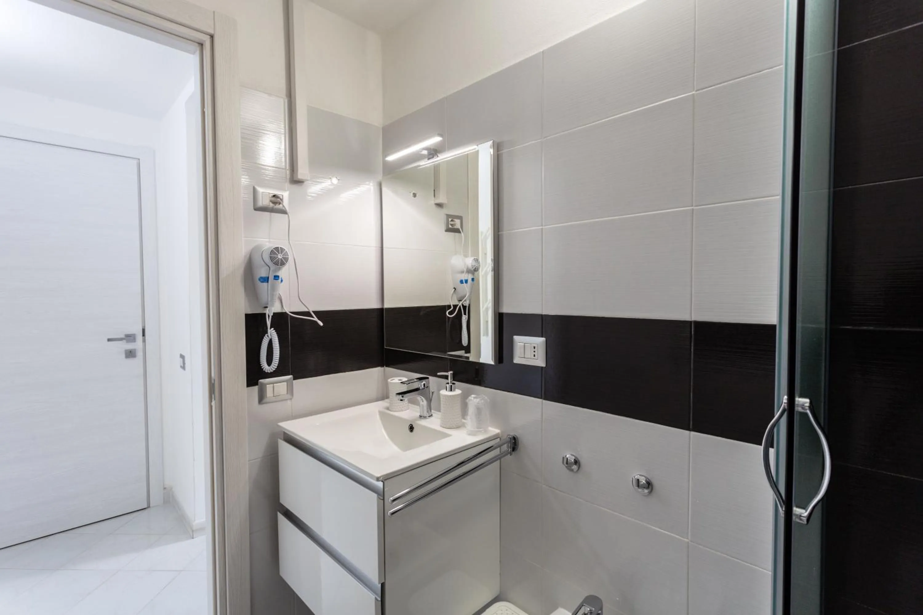 Shower in Nùe Rooms