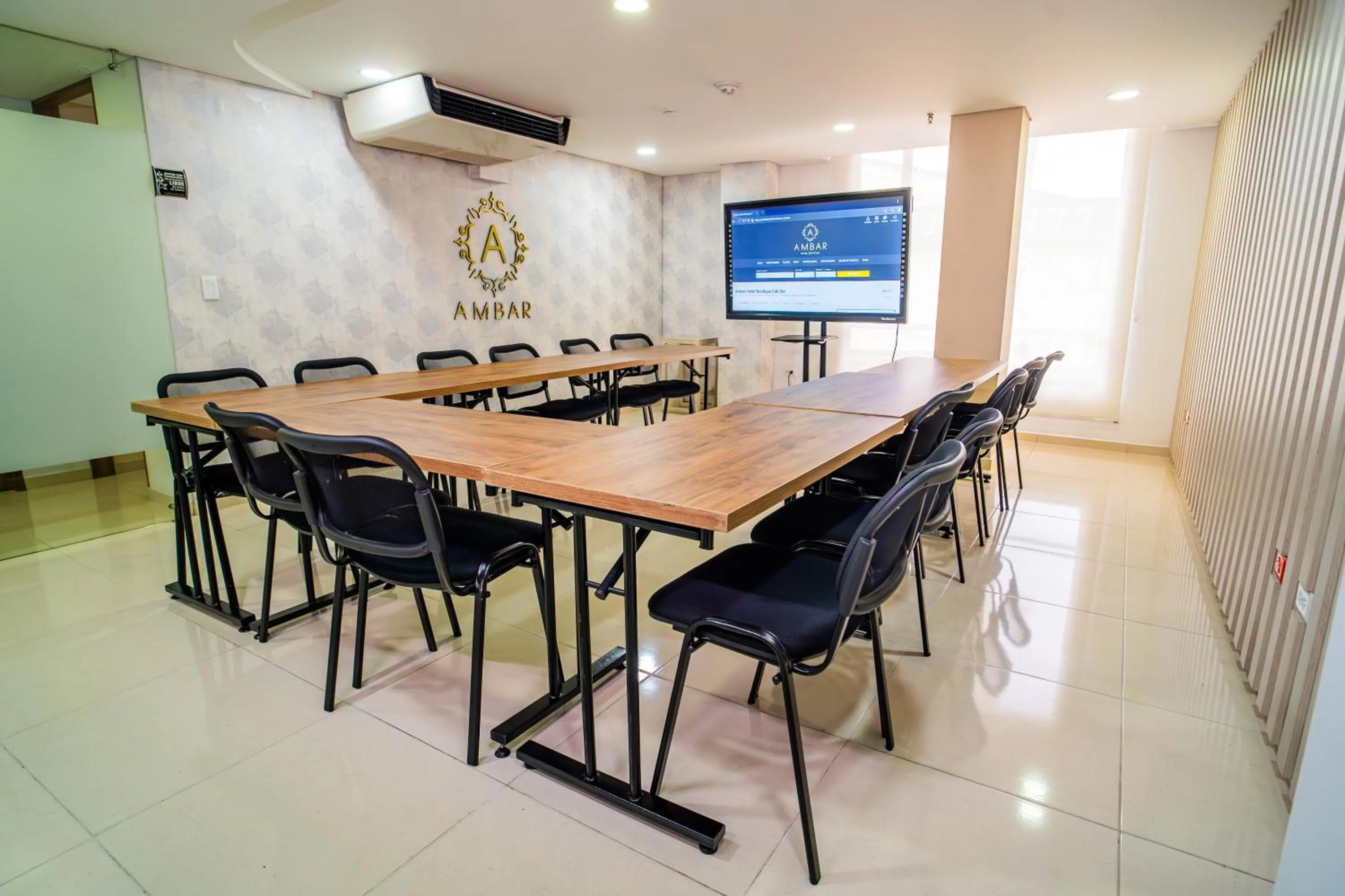 Meeting/conference room in Ambar Hotel Boutique Cali