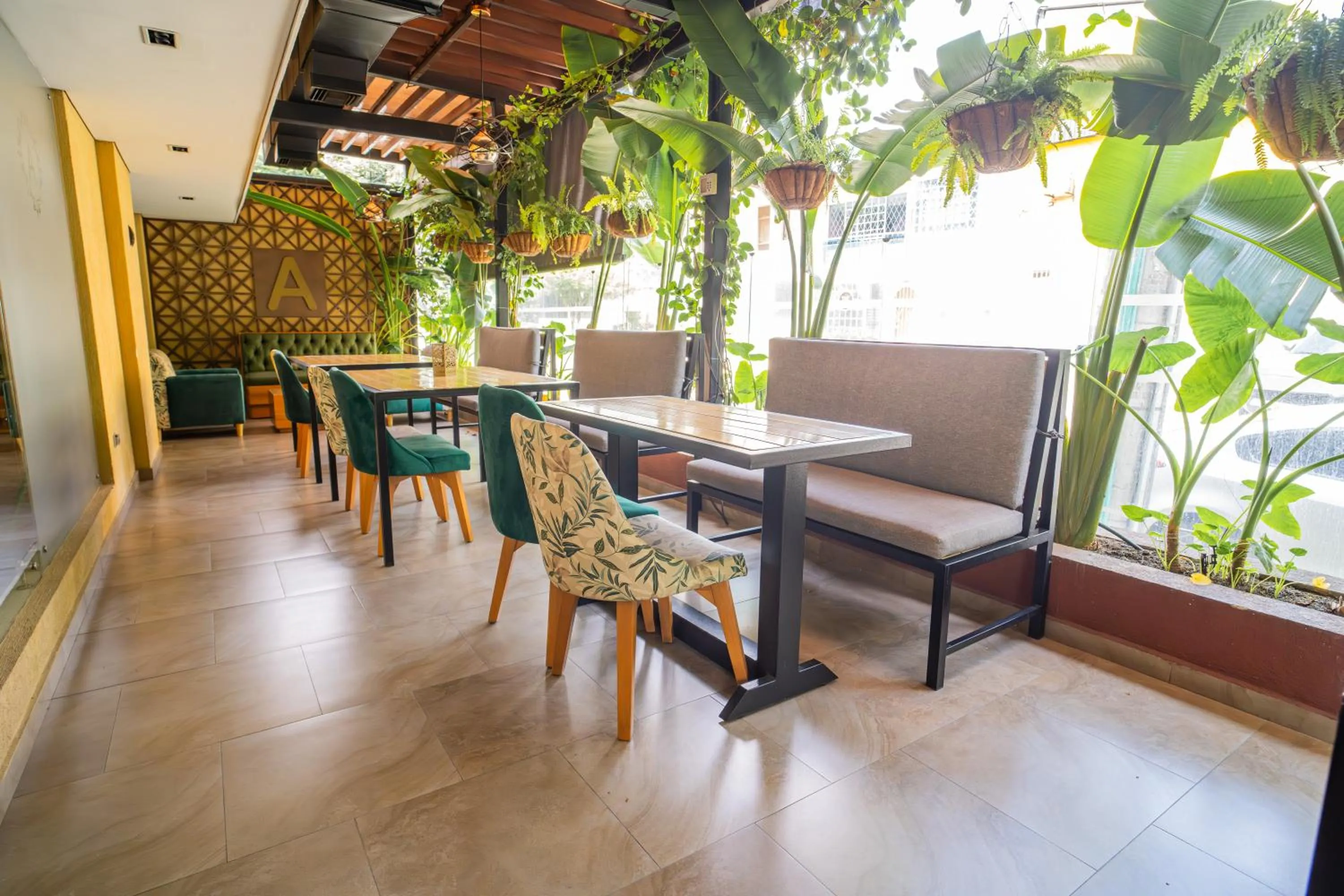 Restaurant/places to eat in Ambar Hotel Boutique Cali