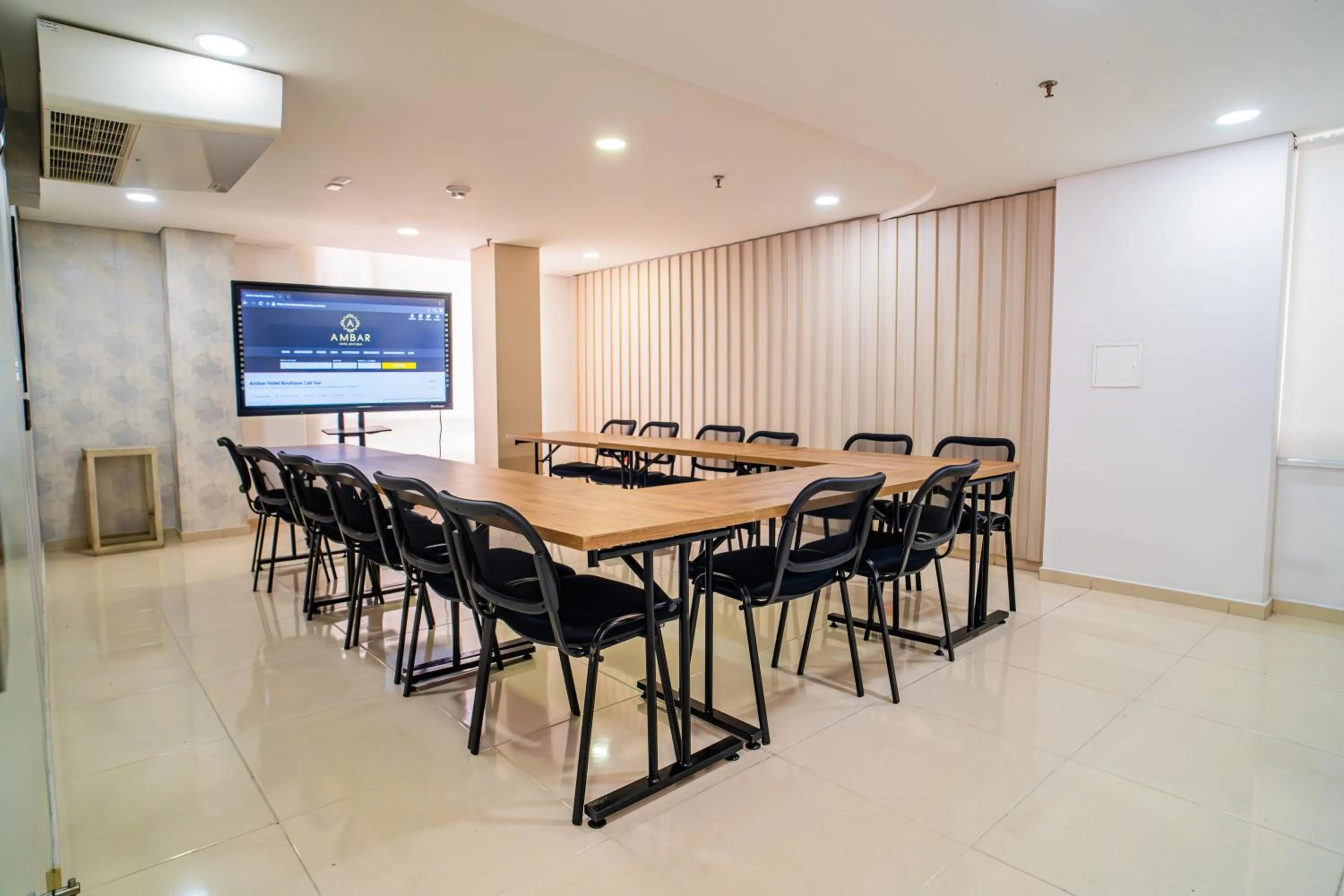 Meeting/conference room in Ambar Hotel Boutique Cali