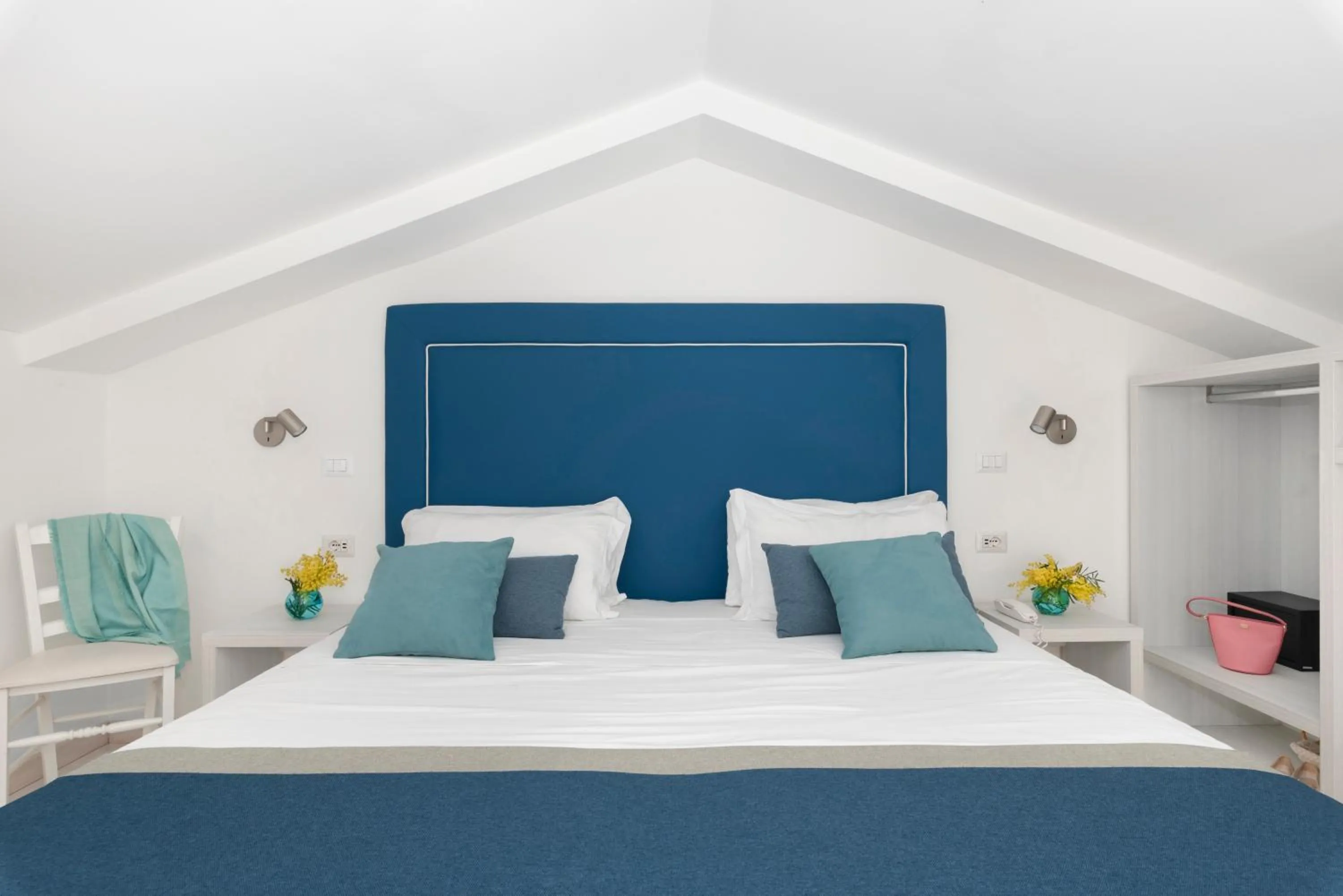 Bed in Al Centro Suites