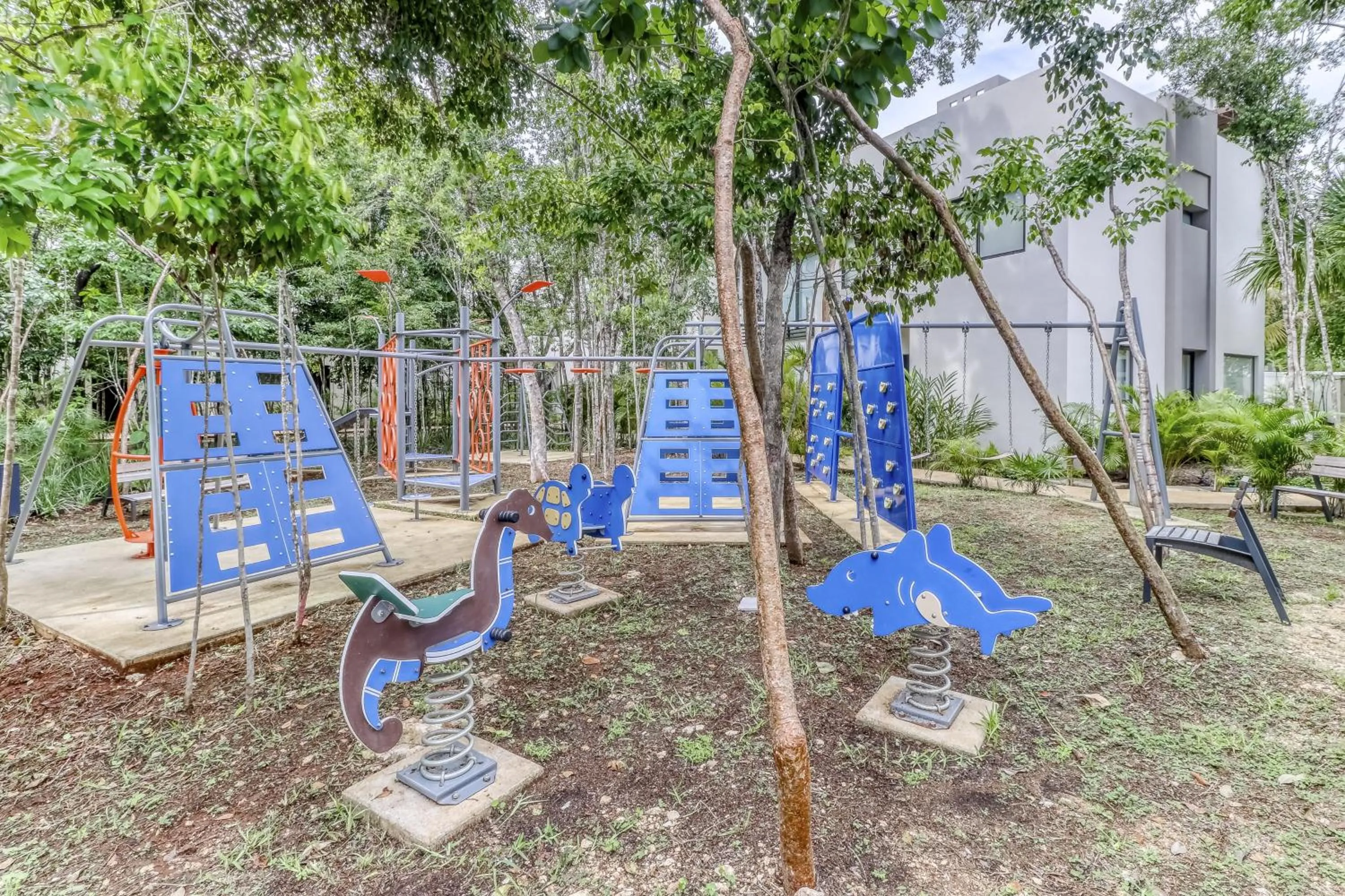 Chandelier B102 @ Lagunas