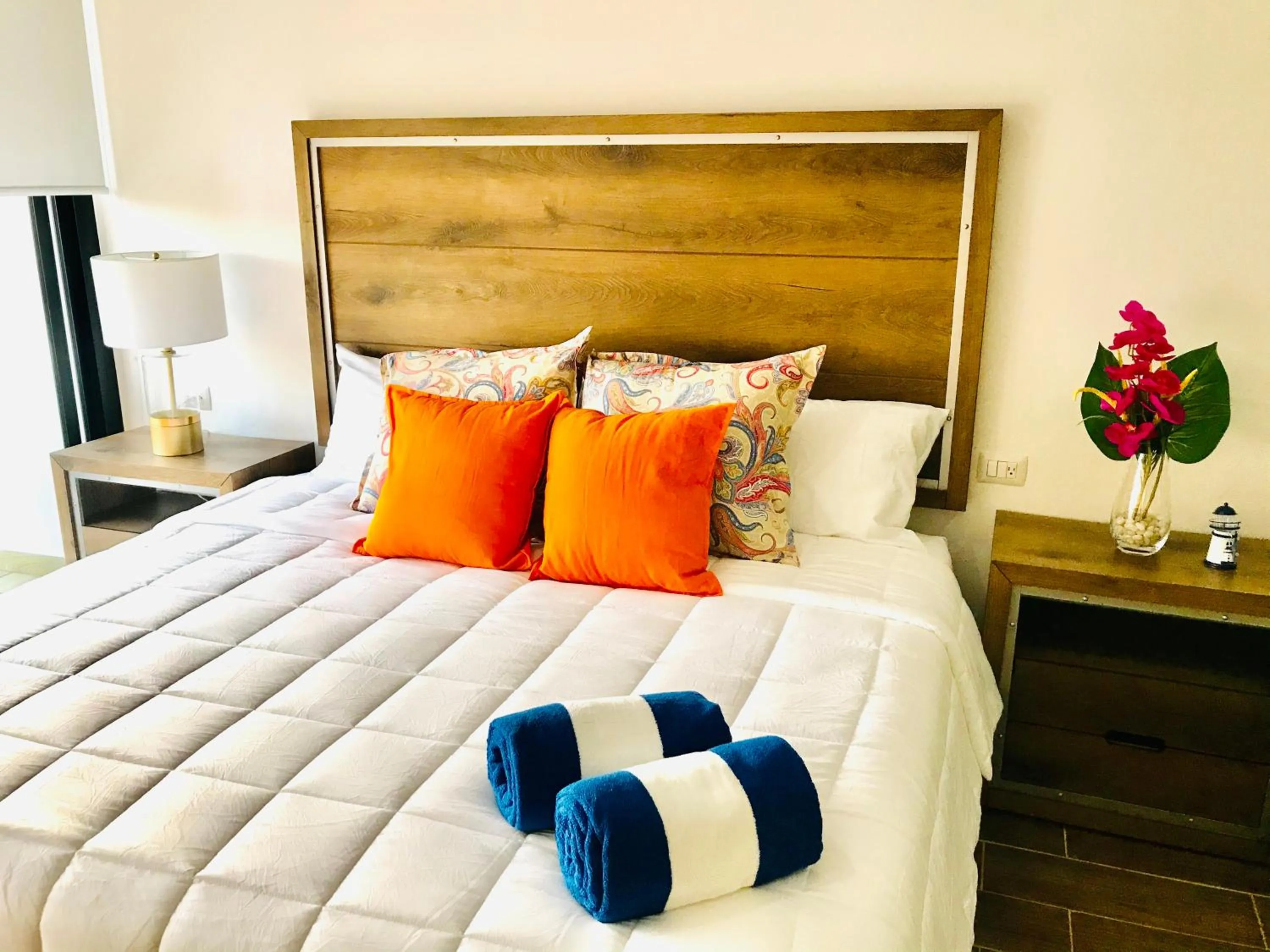 Decorative detail, Bed in Edificio Vanessa 24 studios