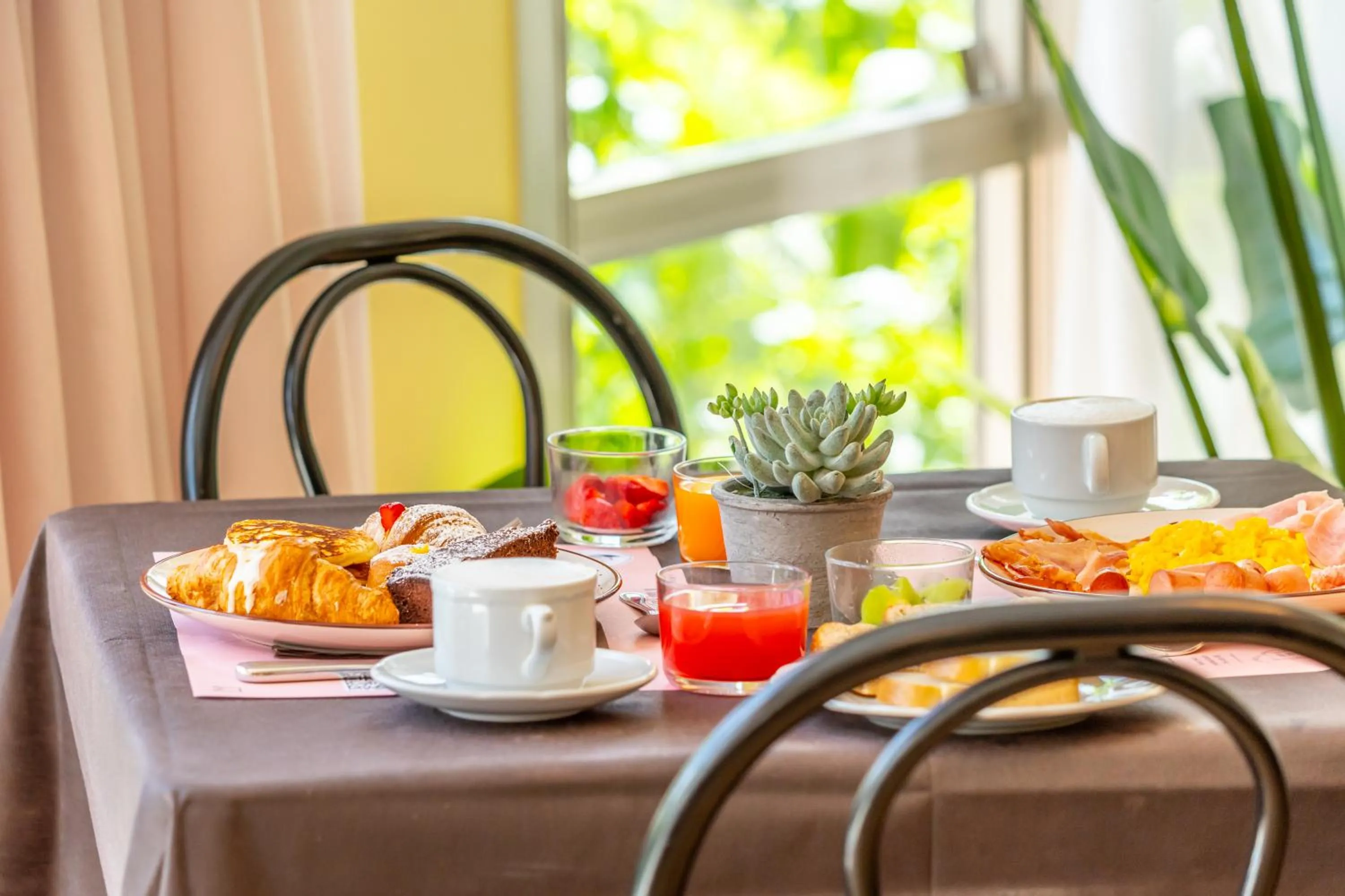 Breakfast in Hotel Selene - Vista Mare