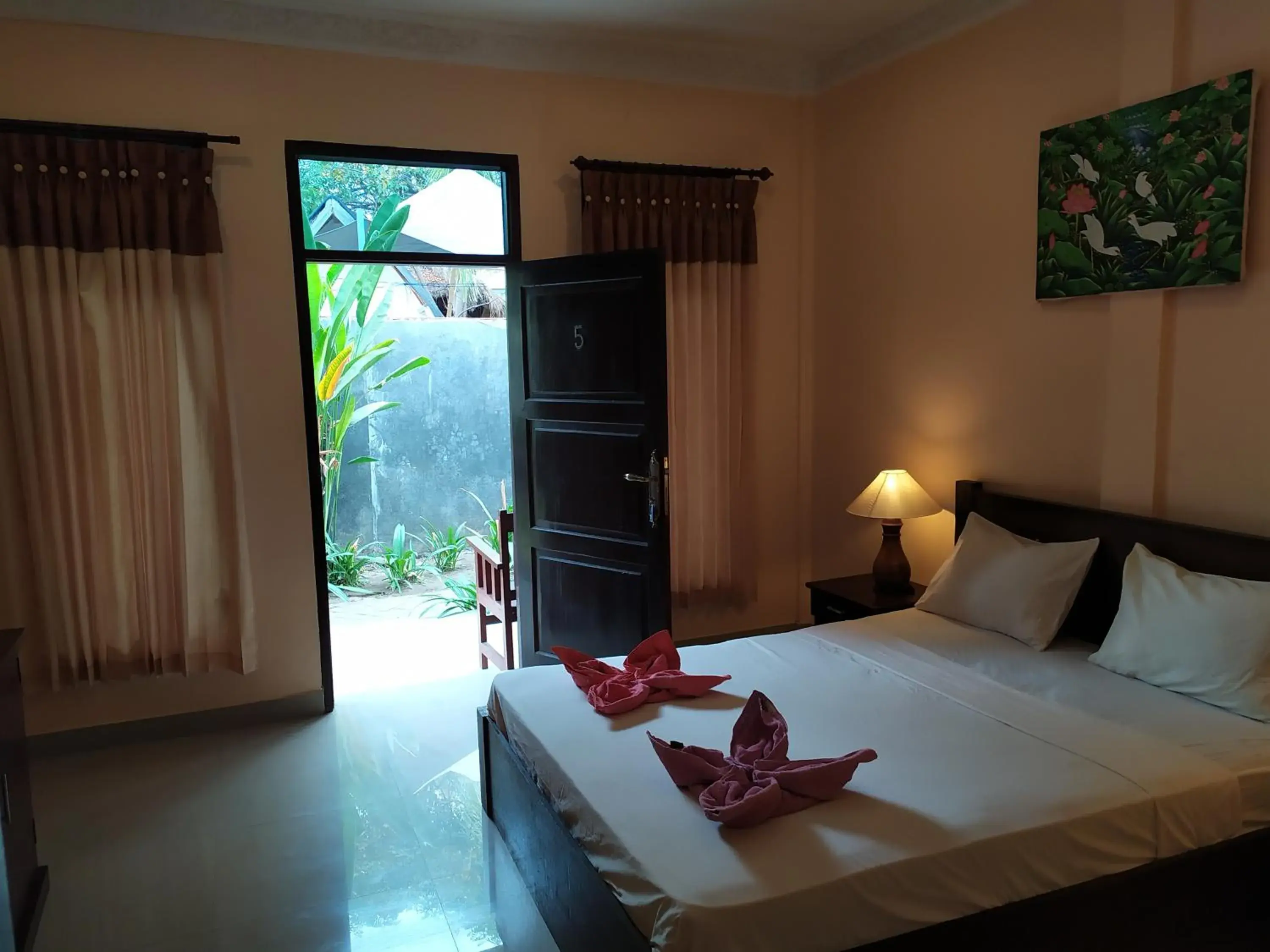 Deluxe Double Room in Kusuka Bungalow Deluxe Double Room in Kusuka Bungalow