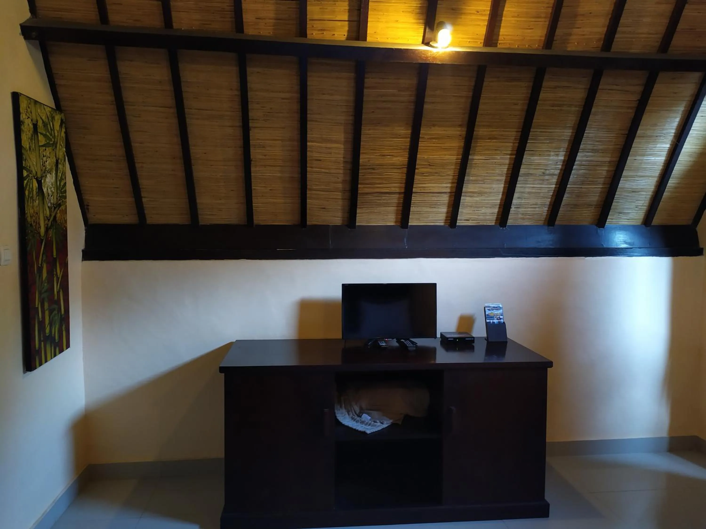 hair dresser in Kusuka Bungalow